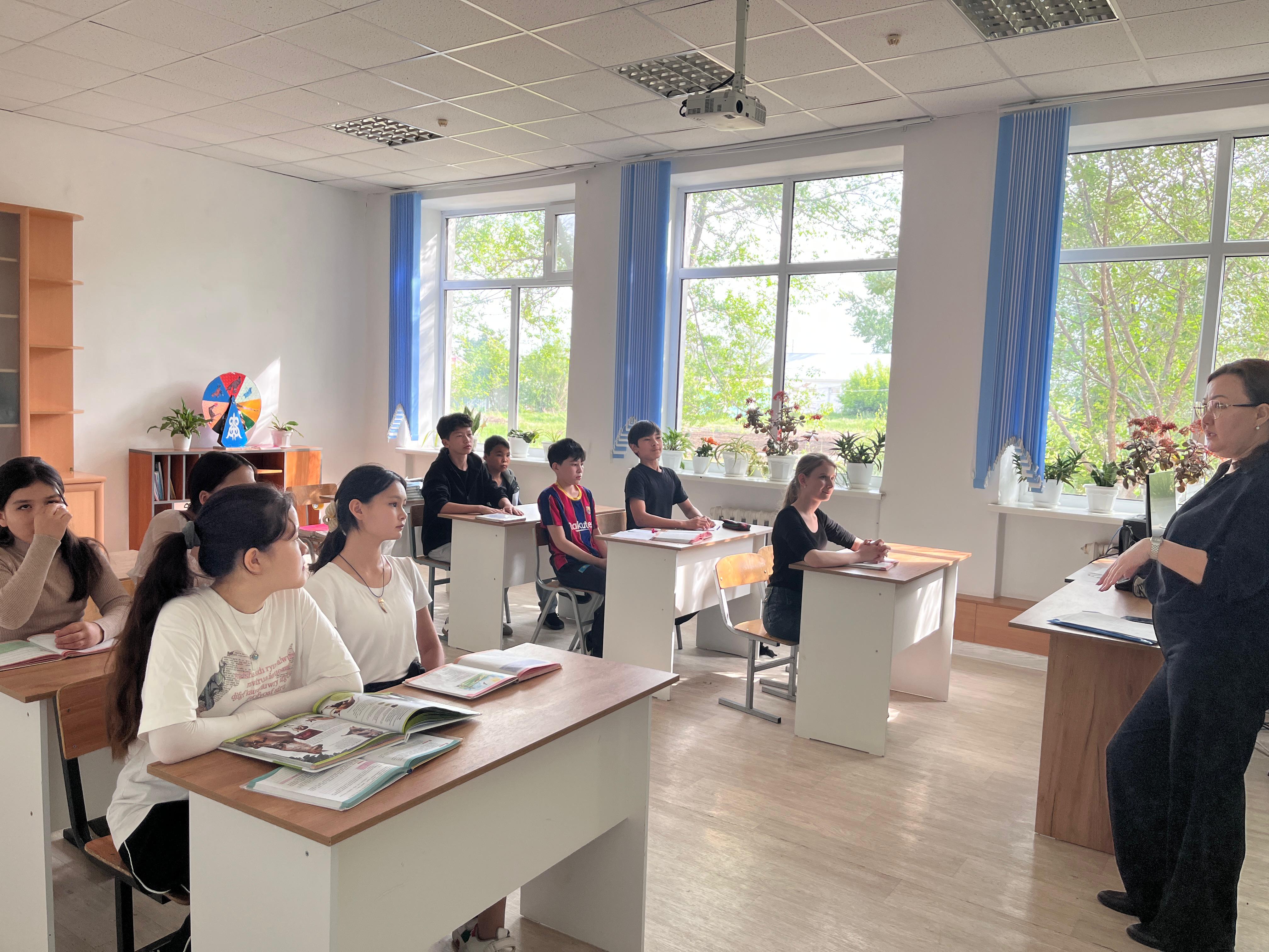 Адам құқықтары жөніндегі уәкілдің Ақтөбе облысындағы өкілі балалармен құқықтық әңгіме өткізді