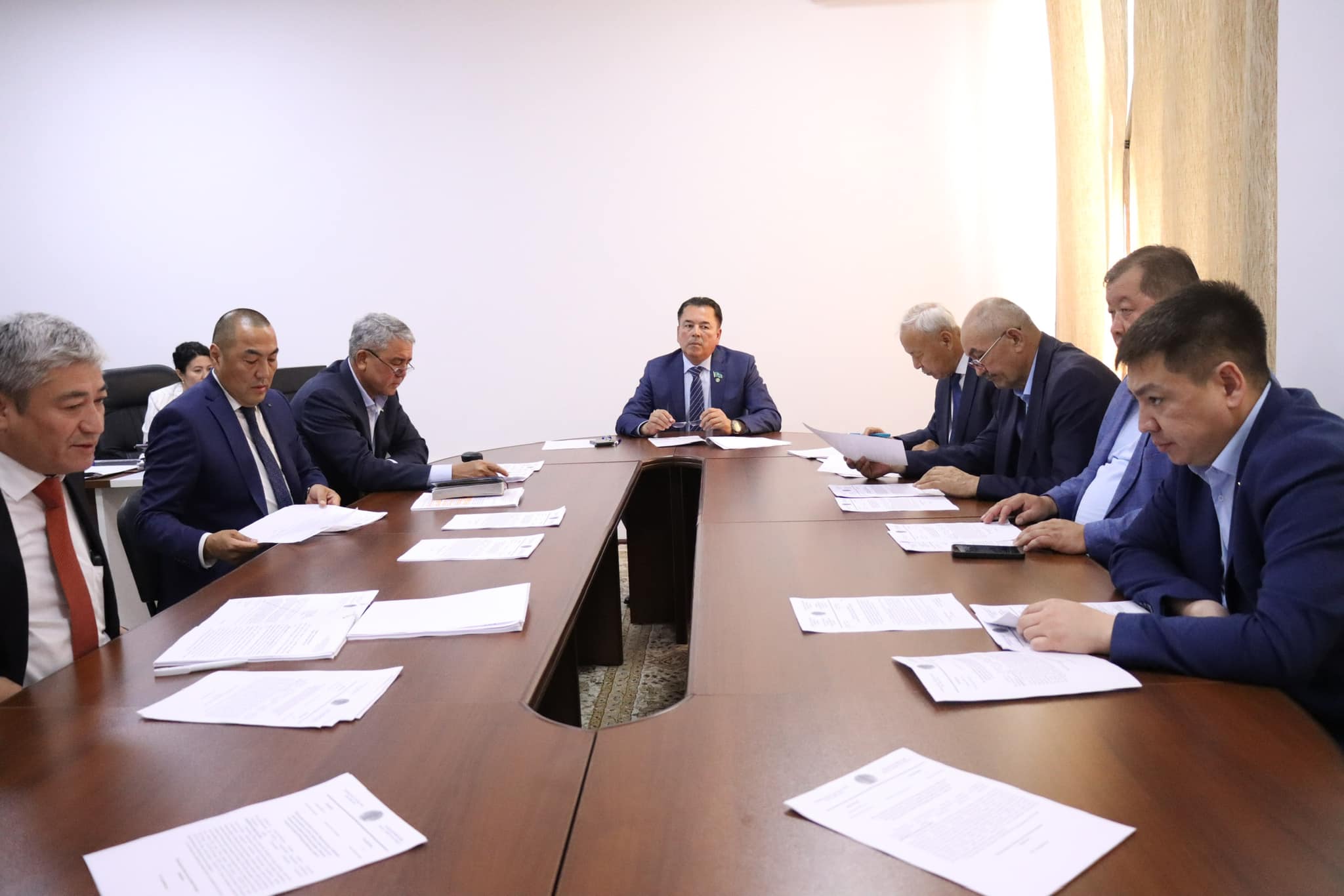 Экология, өндіріс, шаруашылық және кәсіпкерлікті дамыту мәселелері жөніндегі тұрақты комиссияның отырысы өтті