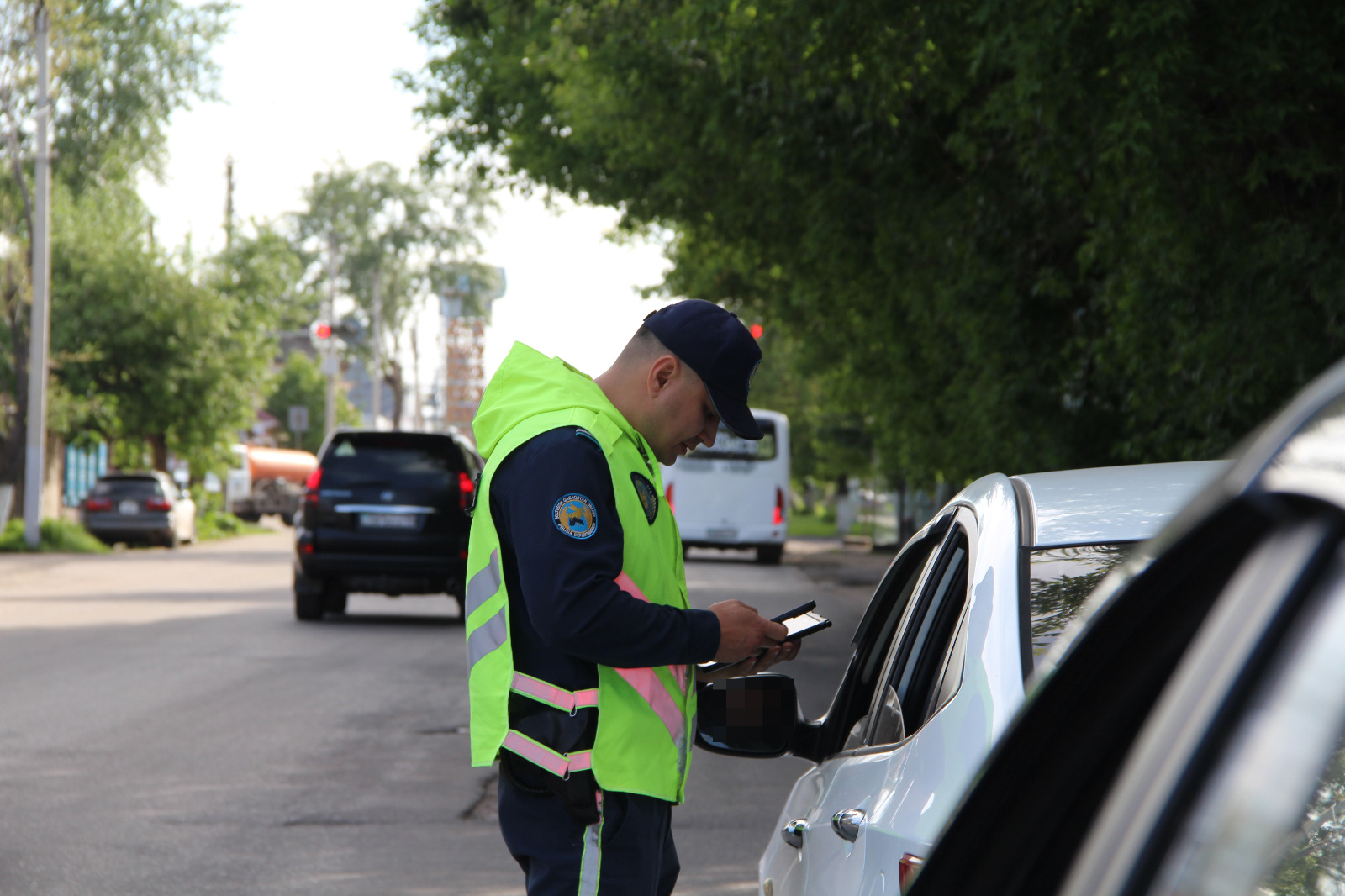 Нелегалы за рулём: полиция выявляет перевозчиков без документов