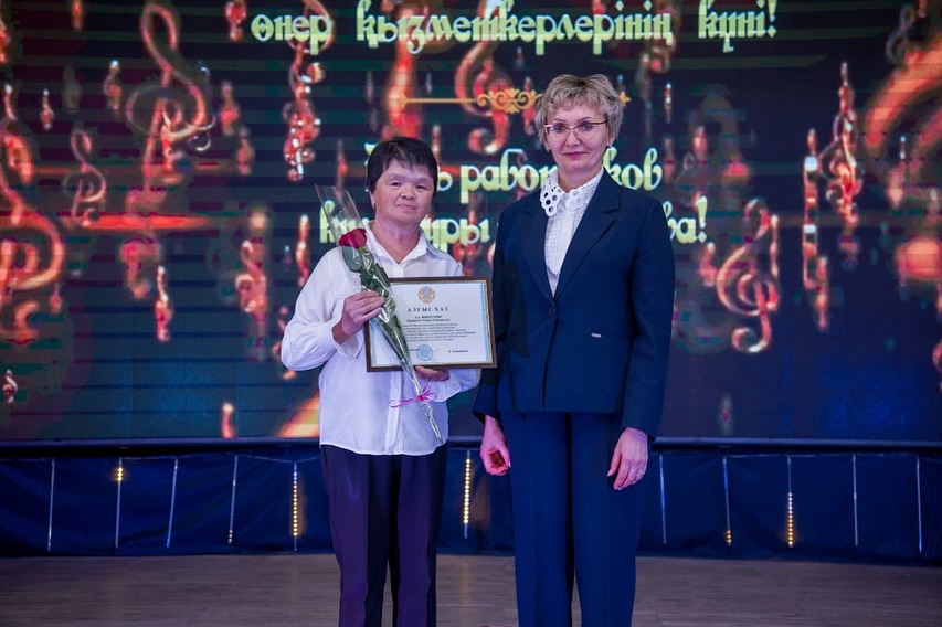Мәдениет қызметкерлері күніне арналған мерекелік концерт өтті