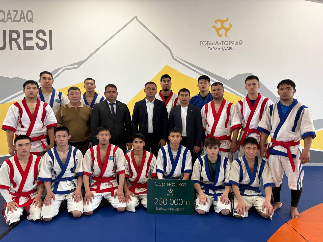 Қазақ күресі құрамасымен кездесу