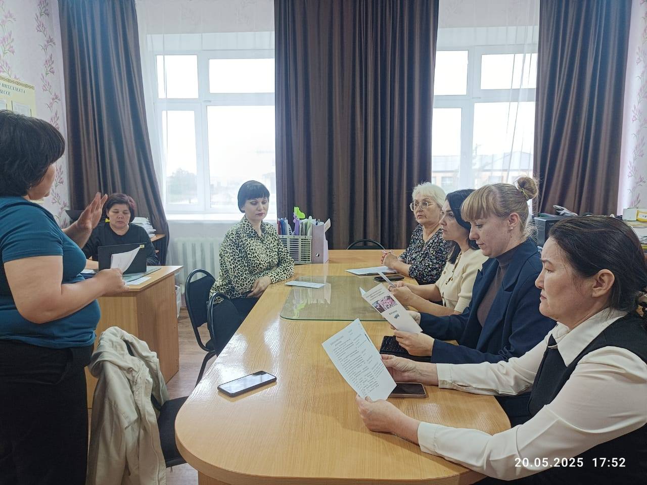 Брошюраларды тарату