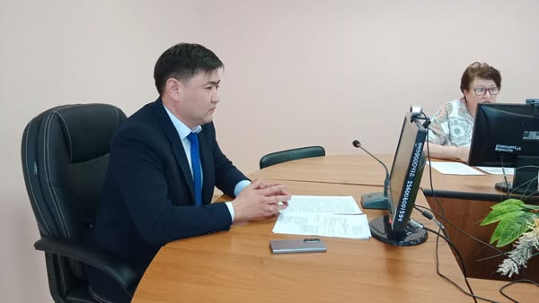 Ақмола облысының санитариялық-эпидемиологиялық бақылау департаментінде "Азық-түлікпен улану жағдайлары тіркелген кезде тергеп-тексеру жүргізу және донесениелер ұсыну қағидаларын" түсіндіруге арналған оқыту семинары өтті. Іс-шараның мақсаты — санитариялық қауіпсіздік және тағаммен улану жағдайларына тиімді ден қою мәселелері бойынша мамандардың құзыреттілігін арттыру.