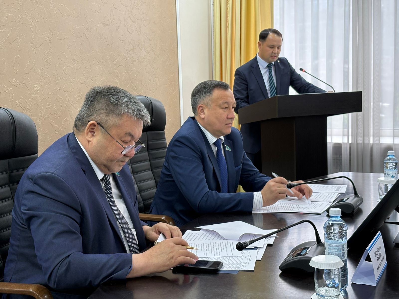 Депутаттар Ақмола облысындағы әлеуметтік медициналық сақтандыру қорының жұмысын талқылады