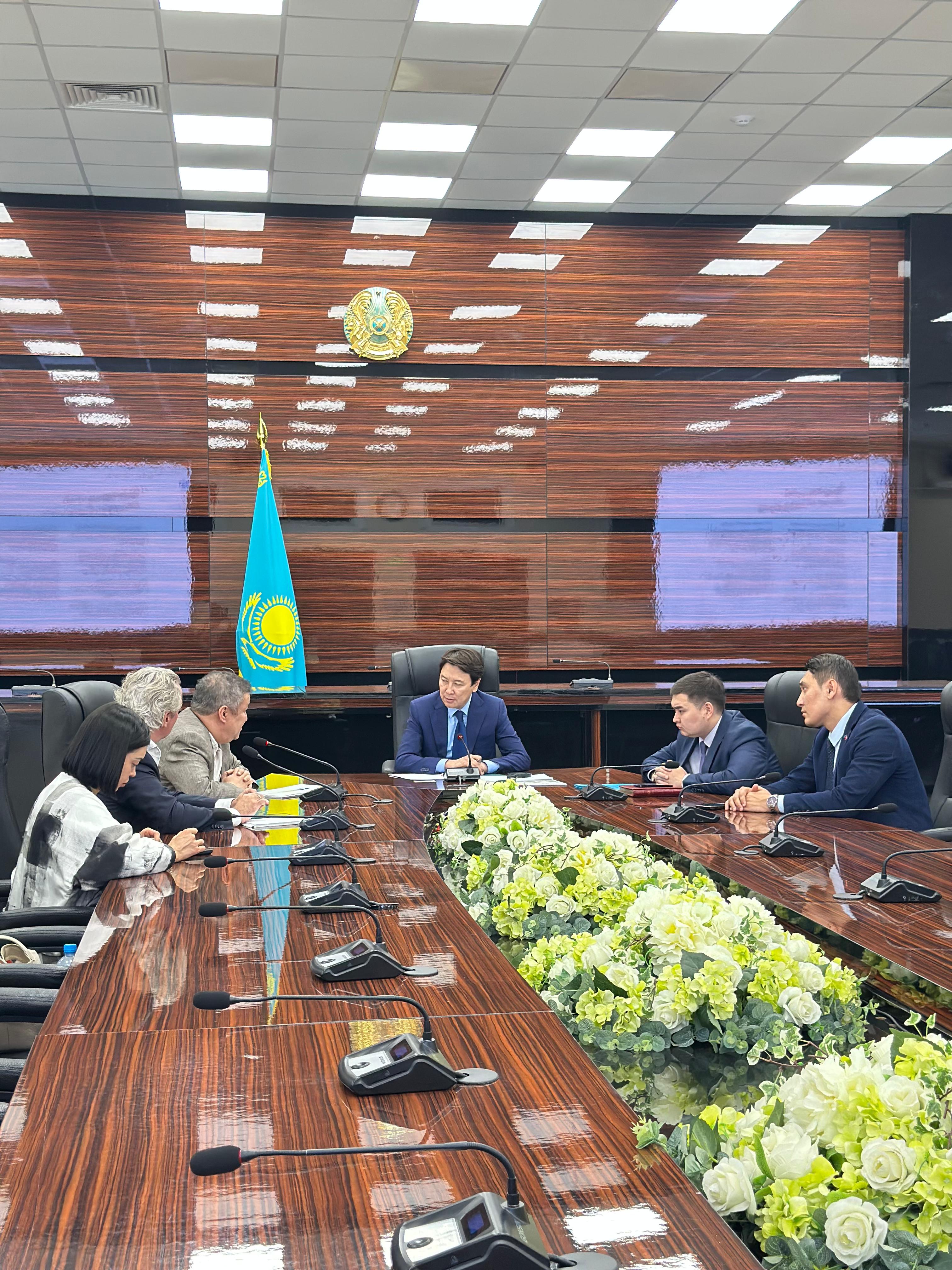 DUALЭST КОМПАНИЯСЫ ӨКІЛДЕРІМЕН КЕЗДЕСУ ӨТТІ