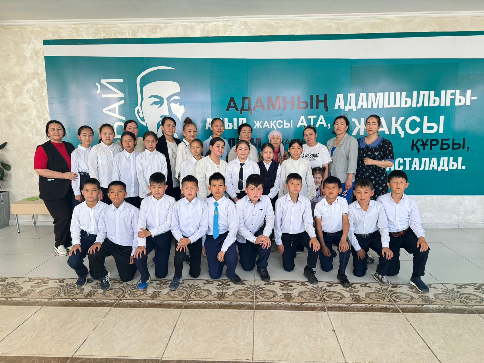 Анус пен қынаптағы үлкен дилдолардың фотосуреттері