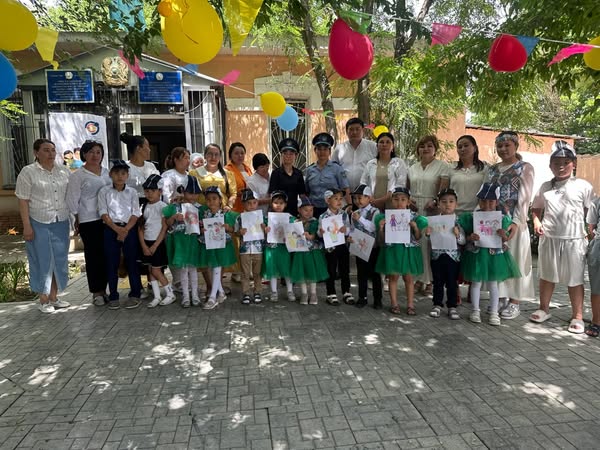 Полиция балабақша бүлдіршіндерімен қызықты уақыт өткізді