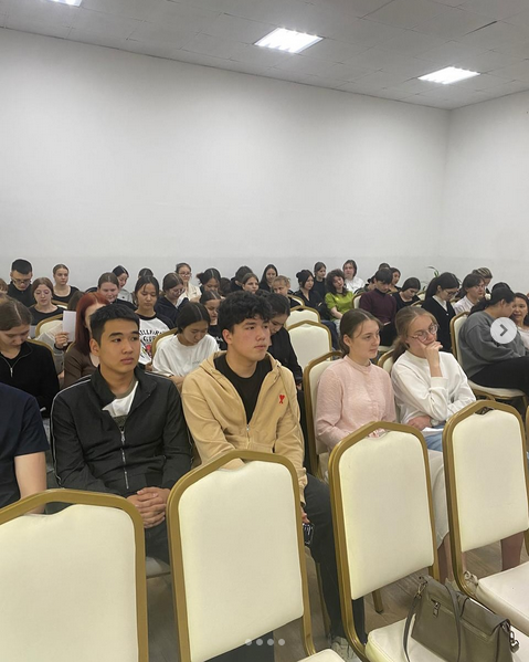 Студенттермен кездесу өтті