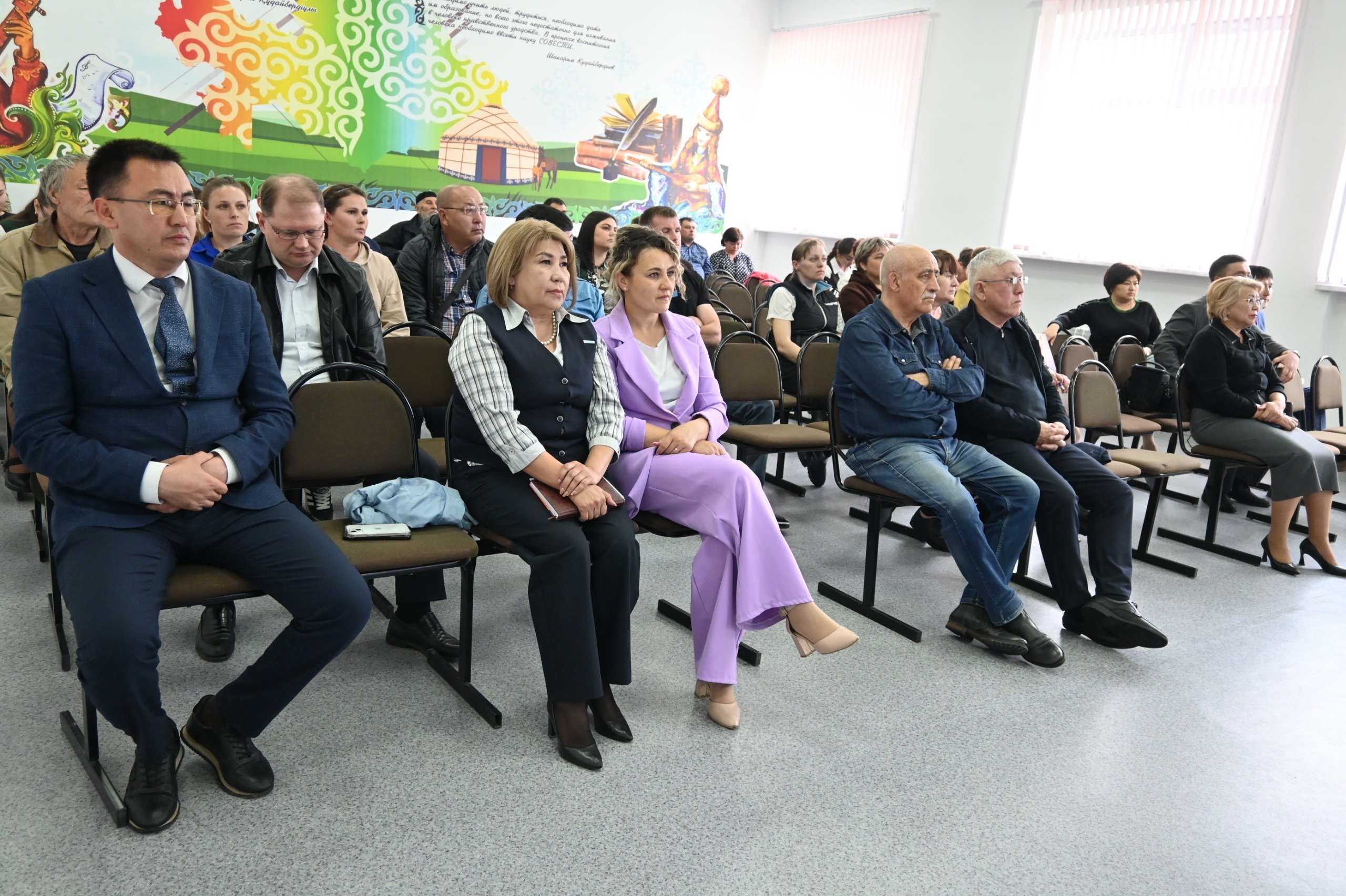 Аудан әкімінің Камен және Белгород ауылдық округтерінің тұрғындарымен есептік кездесулері