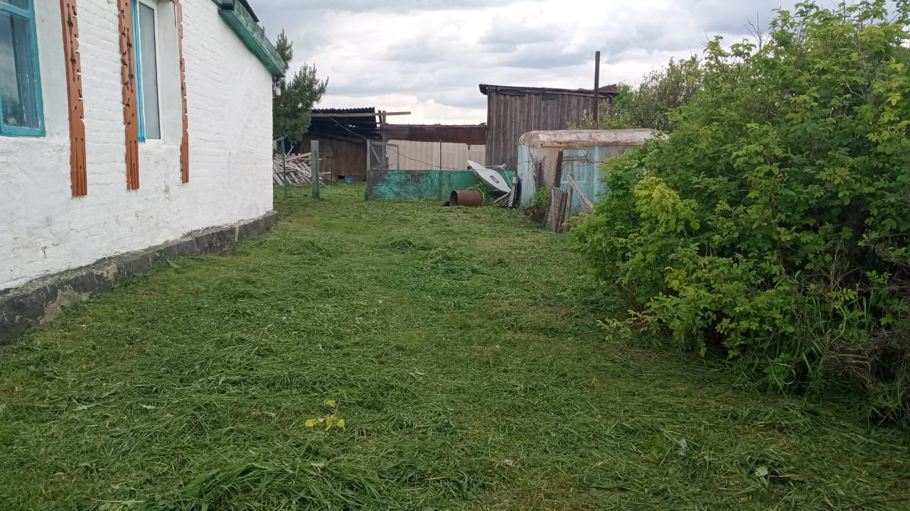 «Таза Қазақстан» республикалық экологиялық акциясы аясында Костряков ауылында қоғамдық жұмысшылар мүмкіндігі шектеулі тұрғынның ауласында шөп шауып, көмек көрсетті.