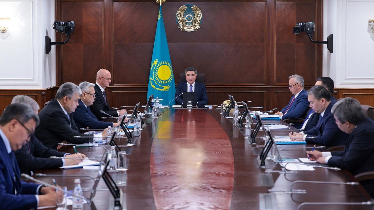 Ремонтные работы в рамках подготовки к предстоящему отопительному сезону должны завершиться летом — Олжас Бектенов
