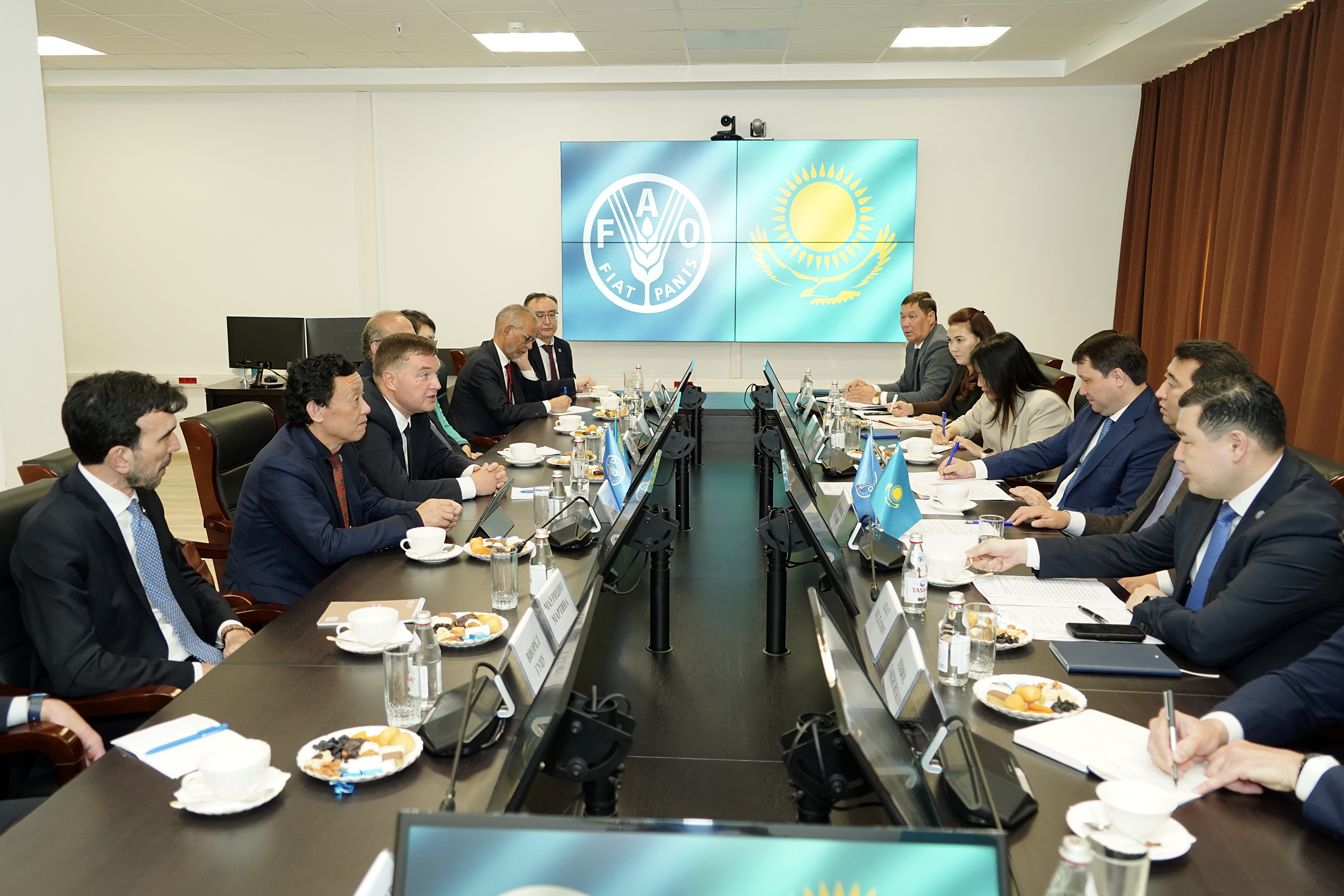 Айдарбек Сапаров ФАО Бас директоры Цюй Дунъюймен кездесу өткізді