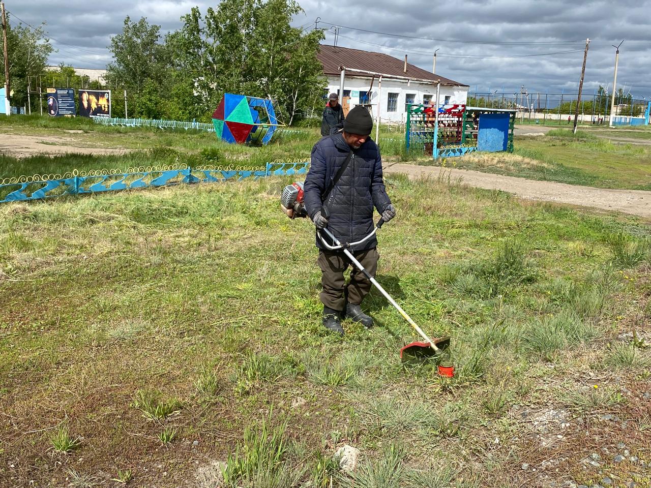 Ауланы абаттандыру бойынша жұмыстар