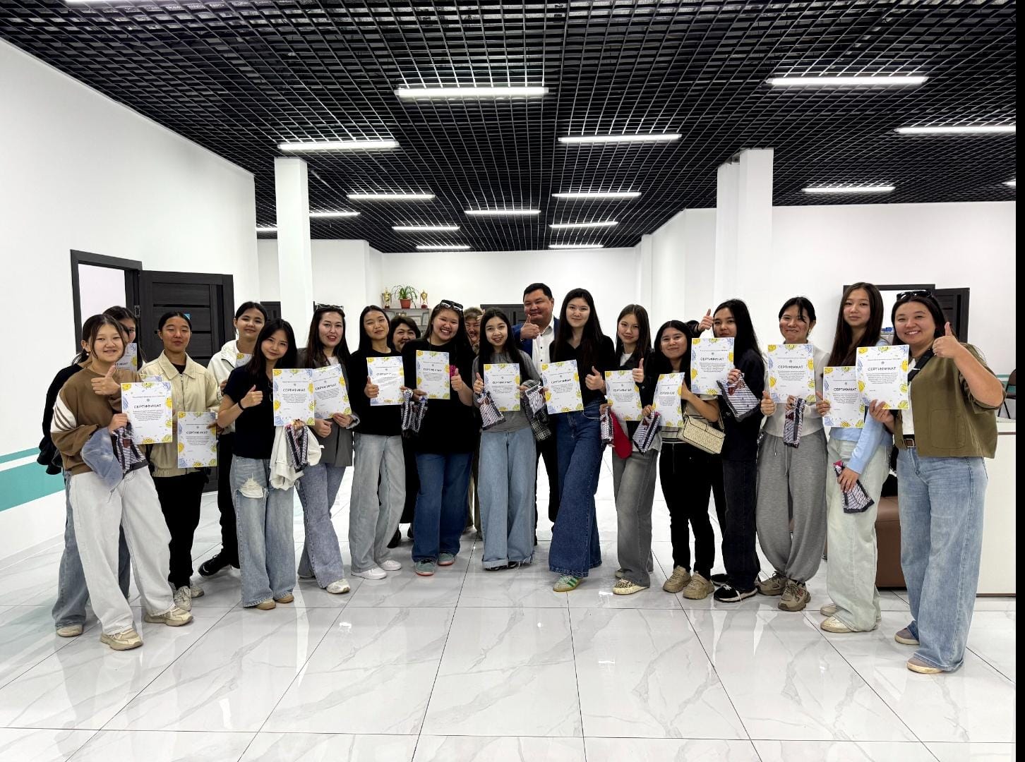 Мектеп оқушыларына Қарағанды қаласының Халыққа қызмет көрсету орталығының жұмысымен таныстыру экскурсиясы өтті