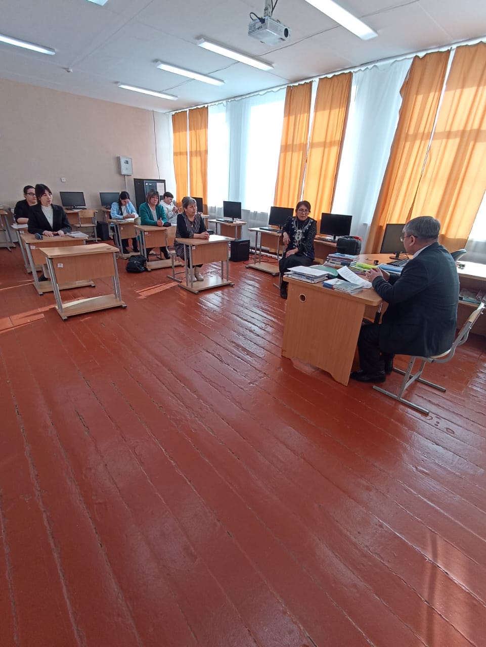 Президенттік жастар кадр резервіне іріктеу мәселелері бойынша түсініктемелер