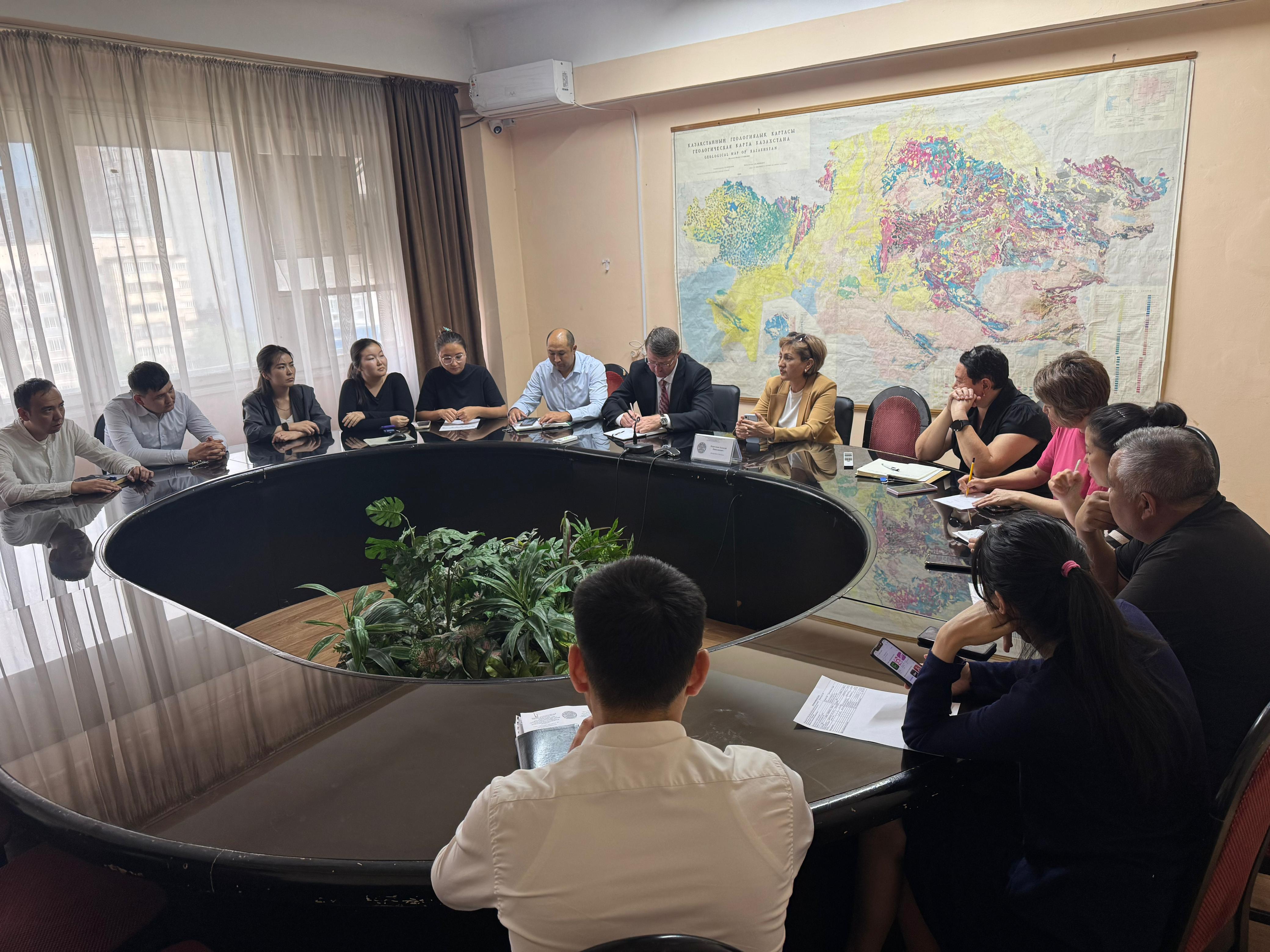 «Оңтүстікқазжерқойнауы» ӨД-і қызметкерлеріне жеке тұлғалардың декларациясын тапсыру мәселелері бойынша консультациялық көмек көрсету семинары