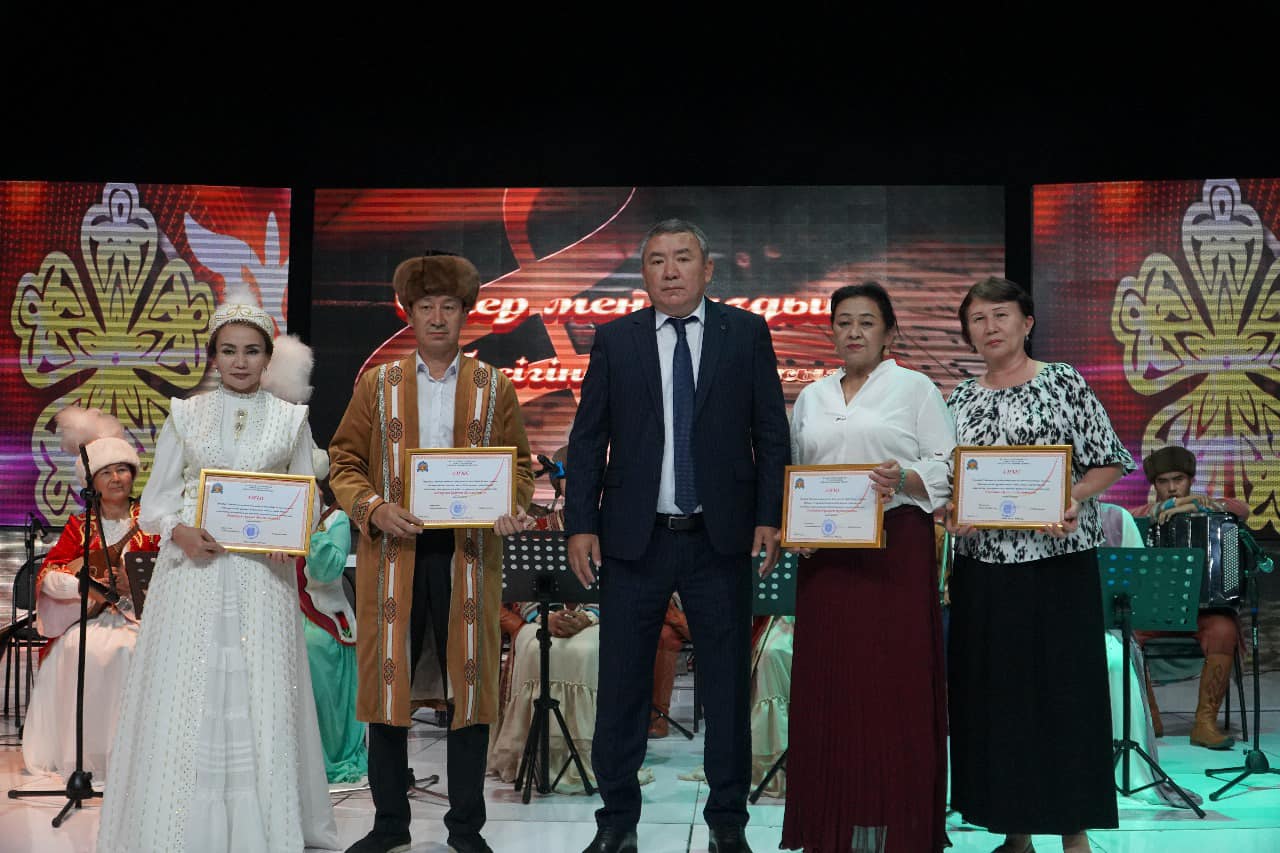 БӘЙДІБЕК: ОРЫНБАЙ ТАЙМАНОВ АТЫНДАҒЫ САЗ МЕКТЕБІНЕ - 50 ЖЫЛ