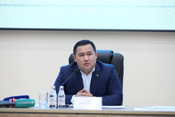 ӘЗІМБЕК ПАЗЫЛБЕКҰЛЫ ОТЫРАР СЕКТОРЫ ТҰРҒЫНДАРЫМЕН КЕЗДЕСТІ