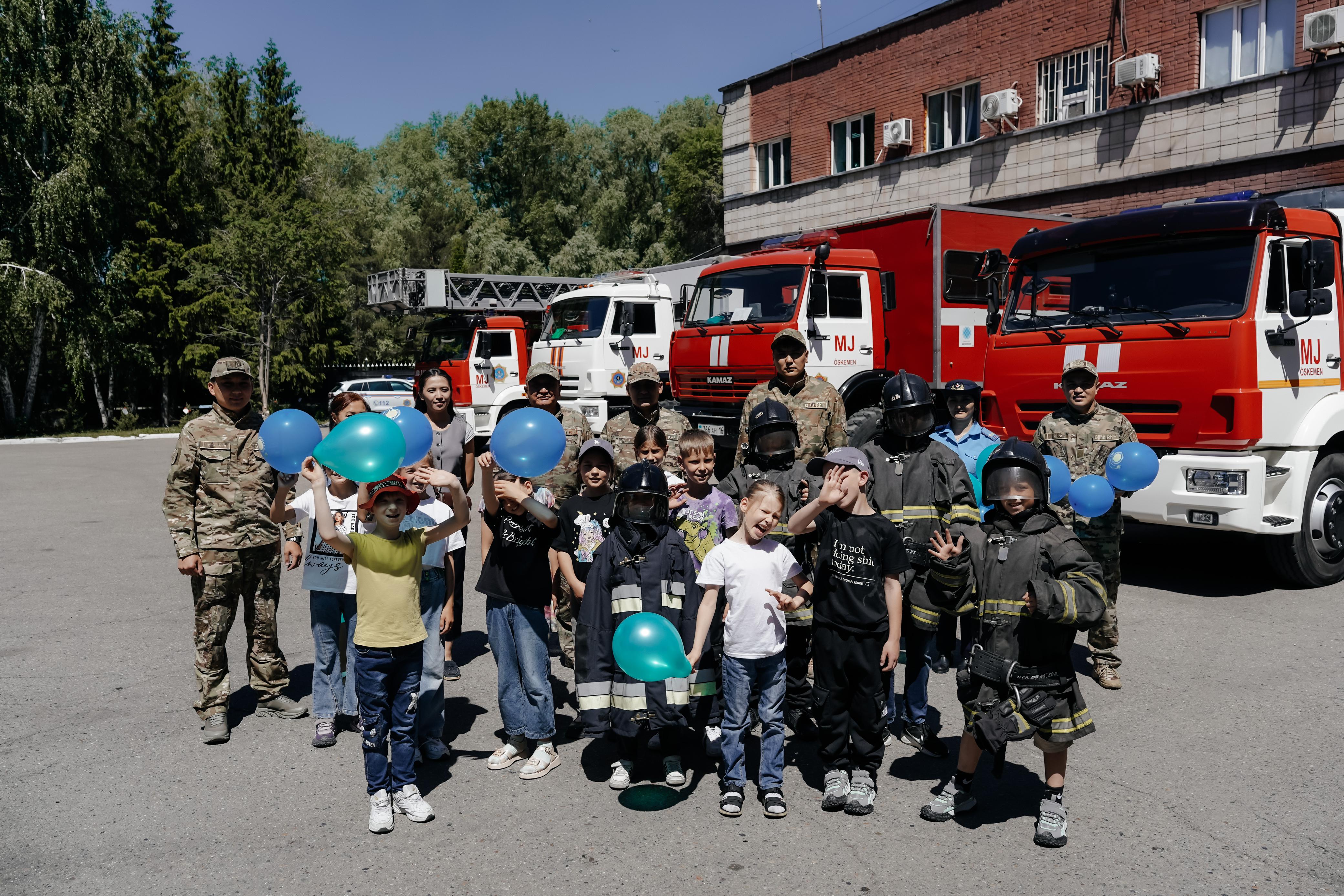 Балалар үйінің тәрбиеленушілері құтқарушыларда қонақта болды