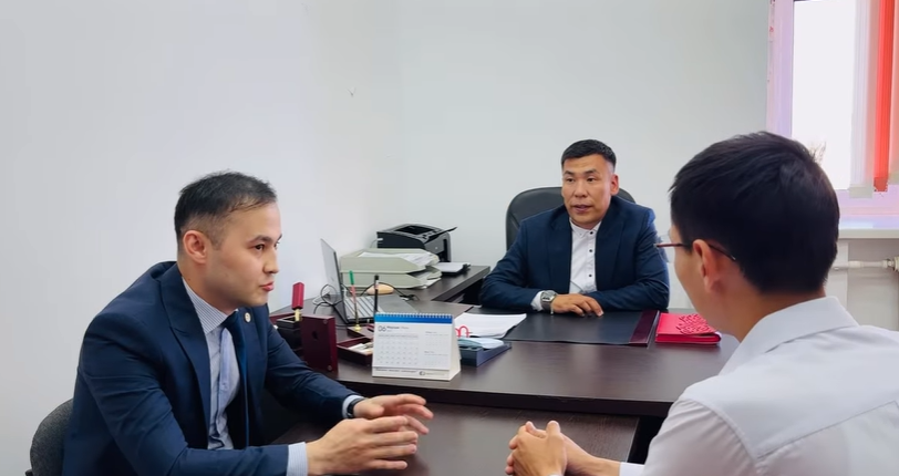 🔷 28 мамыр күні «Азаматтарға арналған үкімет» мемлекеттік корпорациясы» КЕАҚ Ойыл ауданы бойынша филиалының ғимаратында Департамент қызметшісі мен қоғам белсенділерінің қатысуымен қоғамдық бақылау өткізілді.