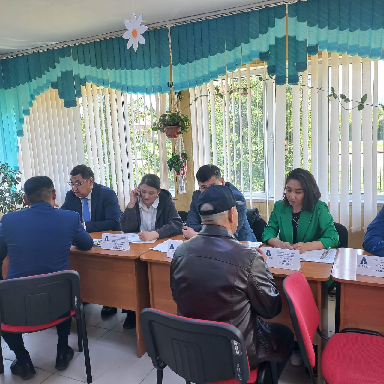 «Сыбайлас жемқорлыққа қарсы мобильді топ» жобасы аясында Шығыс Қазақстан облысының білім басқармасының Катонқарағай ауданында азаматтарды қабылдауы