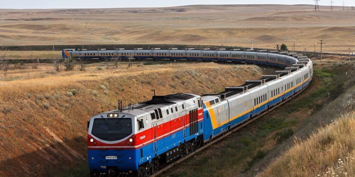 В ТУРКЕСТАНСКОЙ ОБЛАСТИ РЕКОНСТРУИРУЮТ ШЕСТЬ ЖЕЛЕЗНОДОРОЖНЫХ ВОКЗАЛОВ