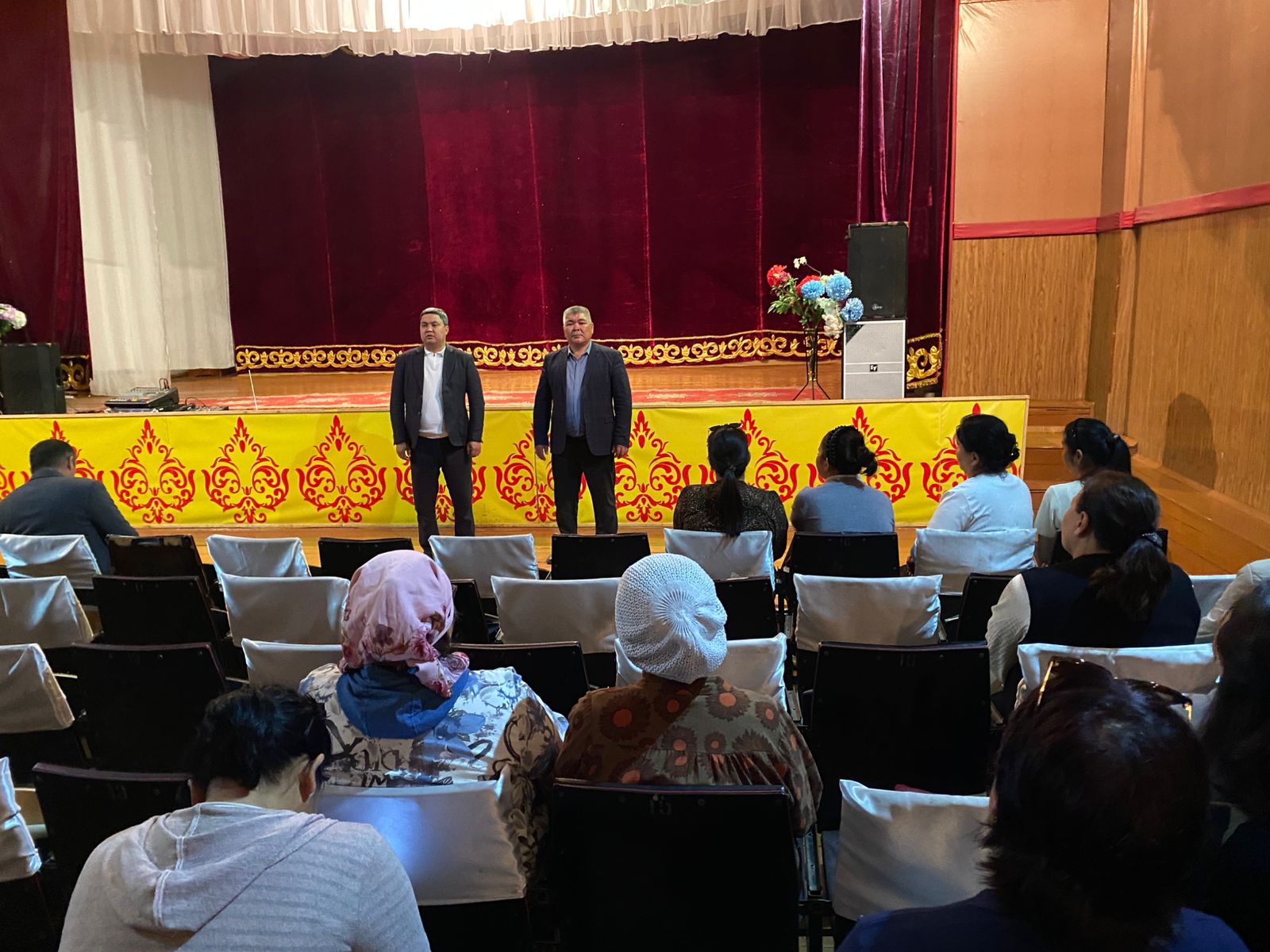 АУДАН ӘКІМІ ОКРУГ ТҰРҒЫНДАРЫМЕН КЕЗДЕСТІ