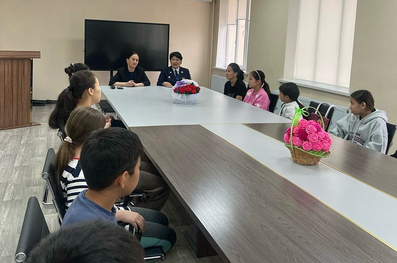 Білім алушыларға “Тәртіпті өзіңнен баста“ тақырыбында дәріс өткізді.