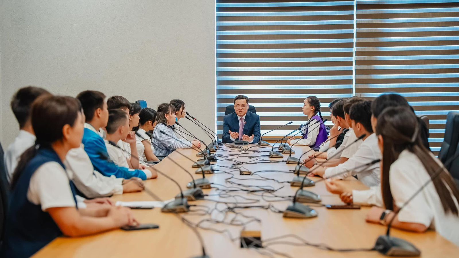 ТҮРКІСТАНДА ДАРЫНДЫ БАЛАЛАРМЕН КЕЗДЕСУ ӨТТІ