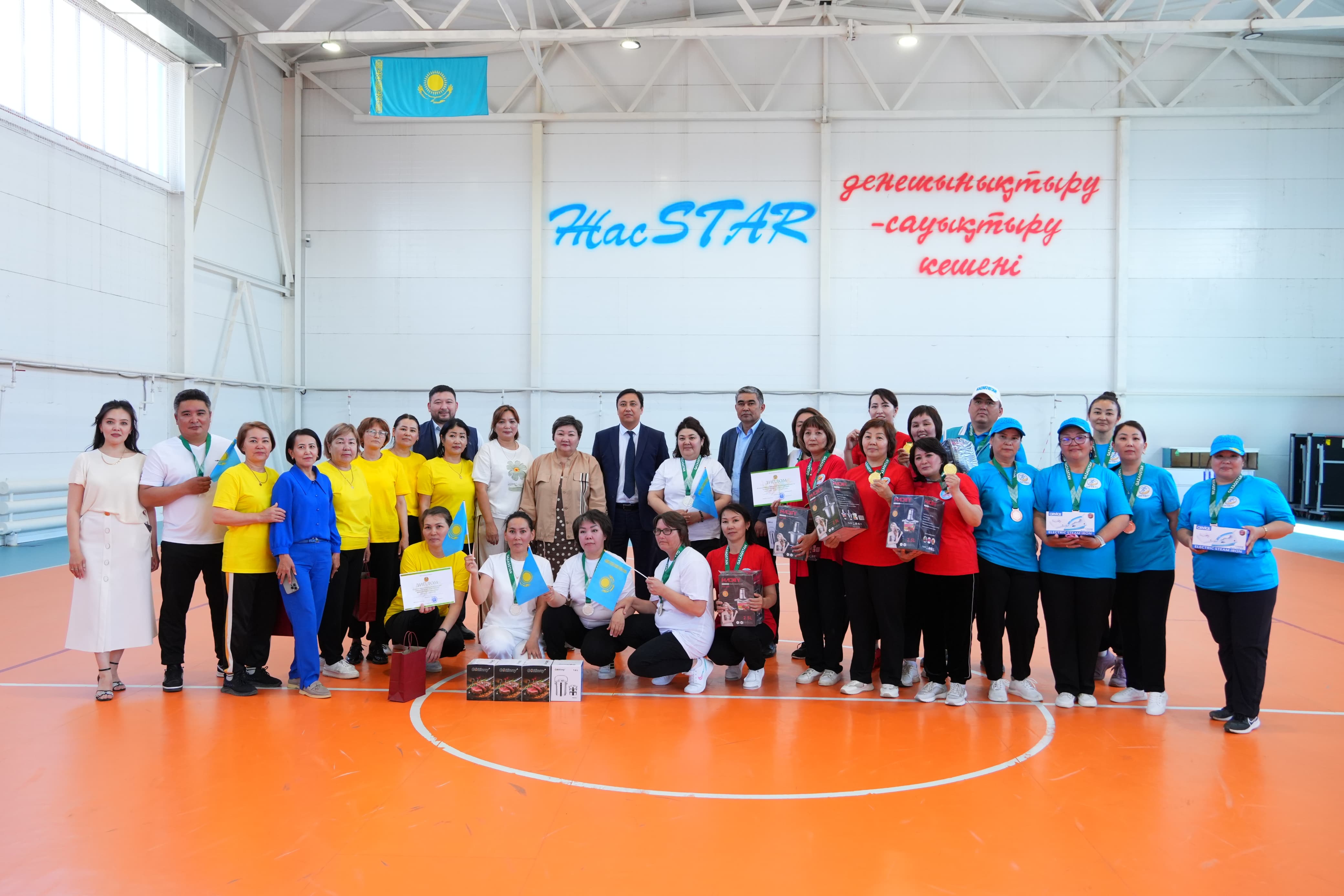 МЕМЛЕКЕТТІК ҚЫЗМЕТШІЛЕР СЫНҒА ТҮСТІ