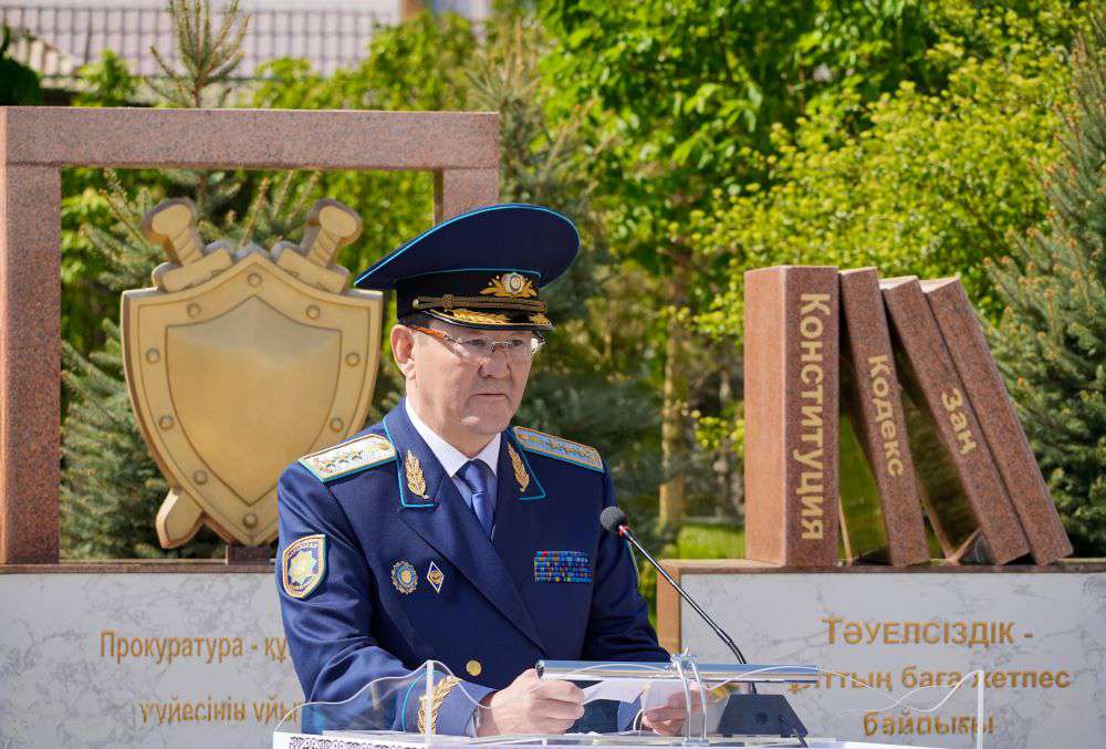 Прокуроры на фронте и в тылу – на страже закона и порядка