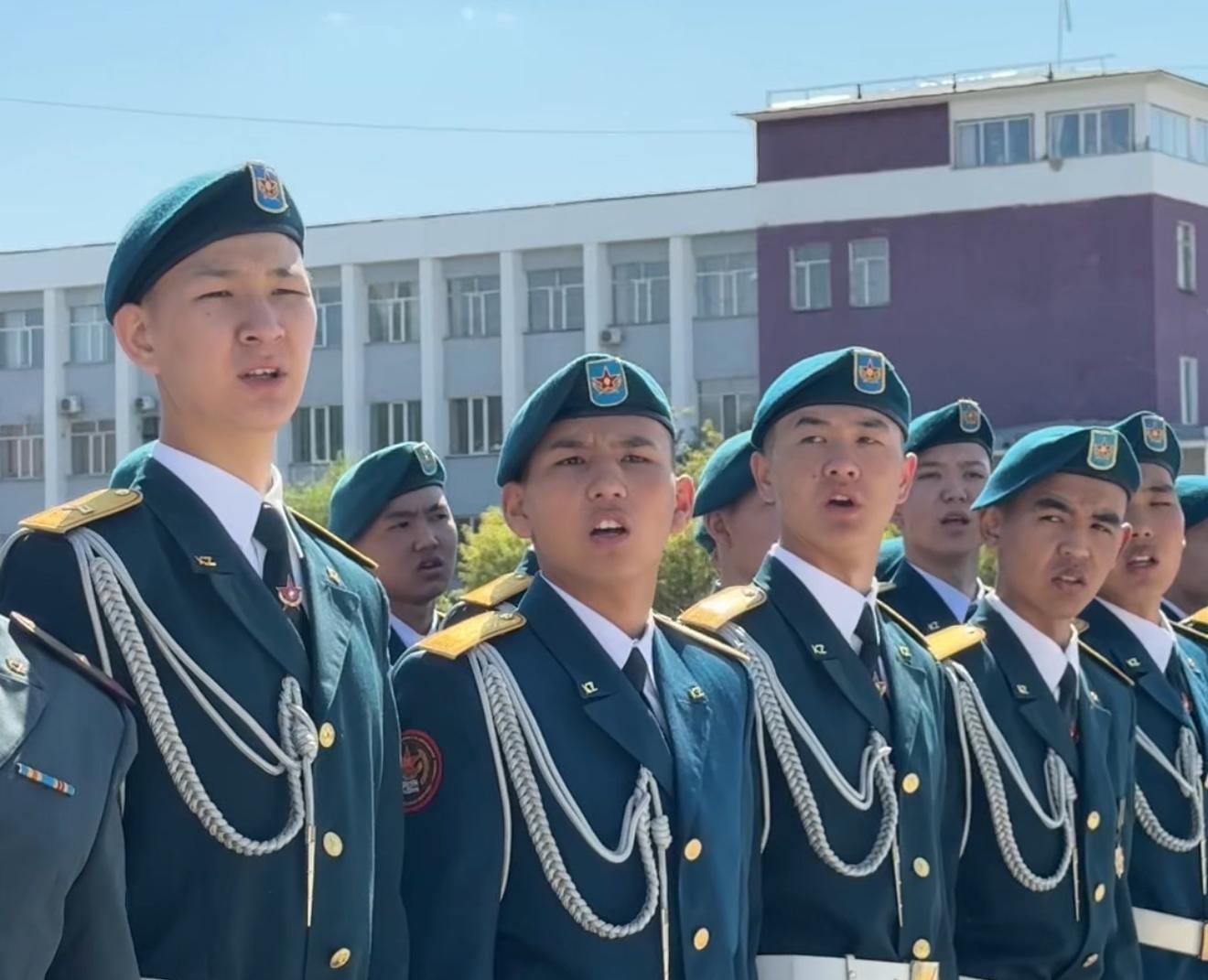 Көктемгі шақырылыммен әскерге шақырылған жастарды салтанатты түрде шығарып салу рәсімі өтті