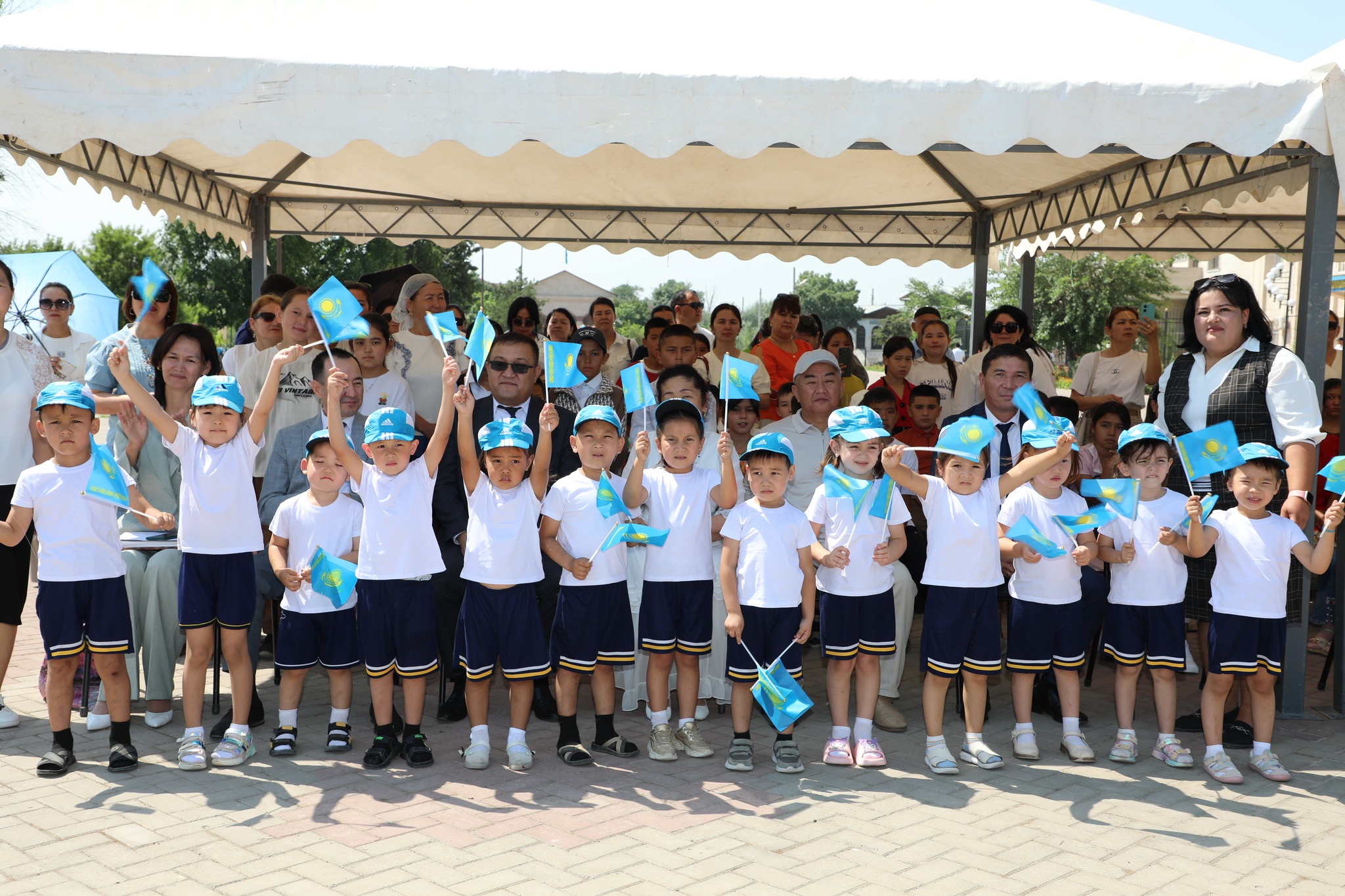 МАҚТААРАЛДА БАЛАЛАРДЫ ҚОРҒАУ КҮНІНЕ АРНАЛҒАН САЛТАНАТТЫ ІС-ШАРА ӨТТІ