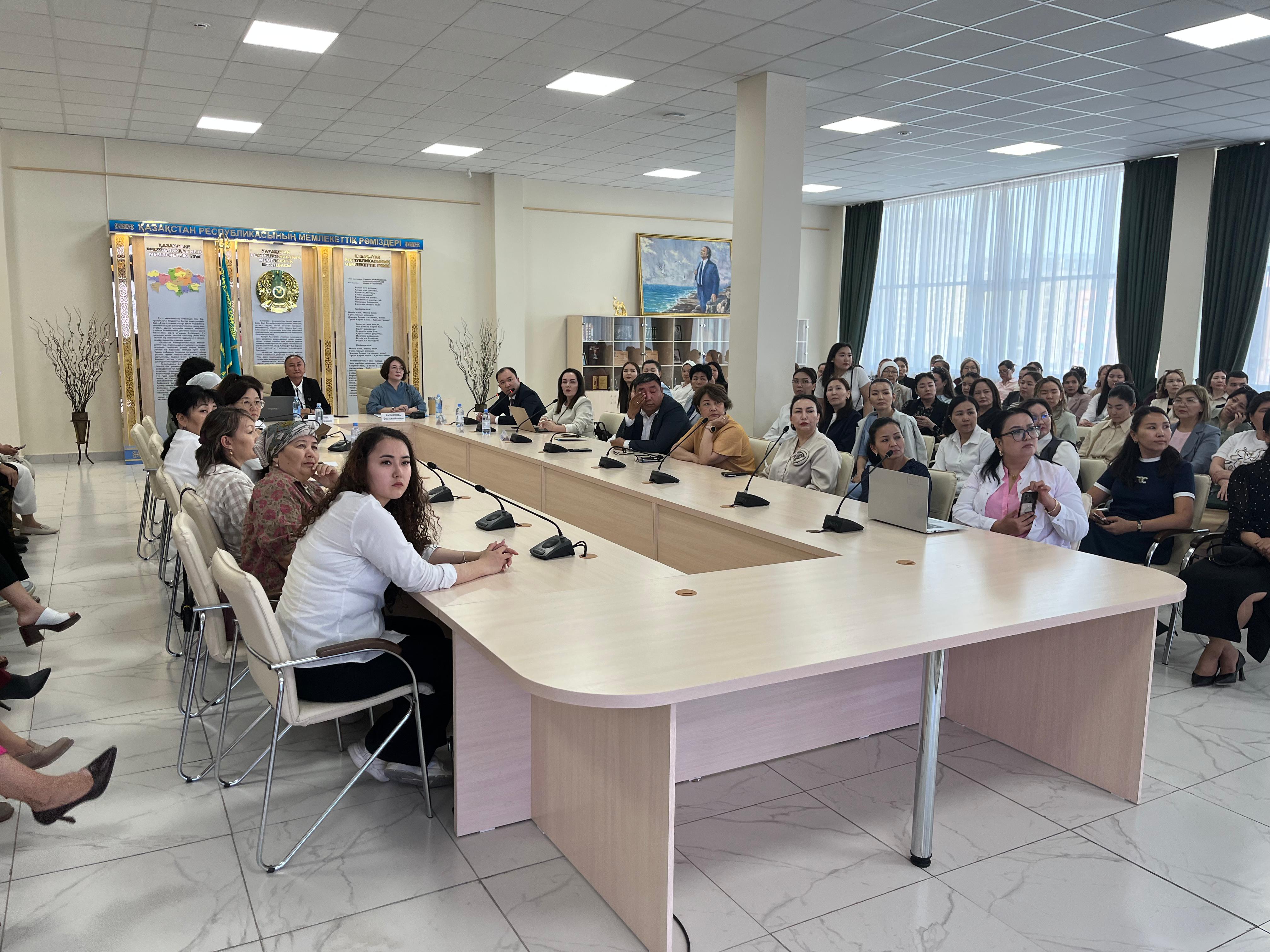 Өкіл мемлекеттік органдарда әйелдердің құқықтарын сақтау және қорғау бойынша семинарға қатысты