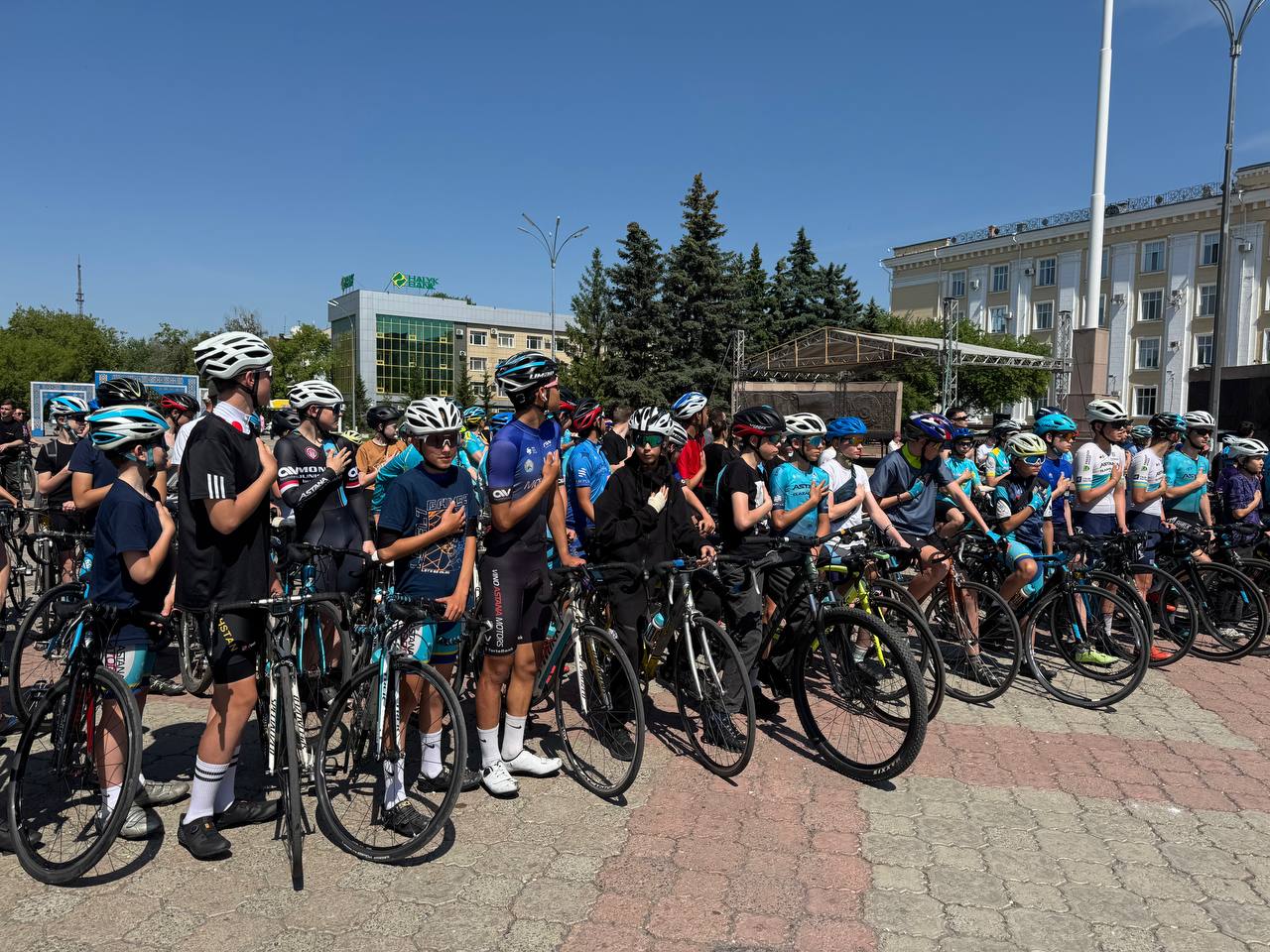 В Петропавловске прошёл массовый велозаезд, приуроченный к началу месячника, посвящённого Международному дню борьбы с наркоманией