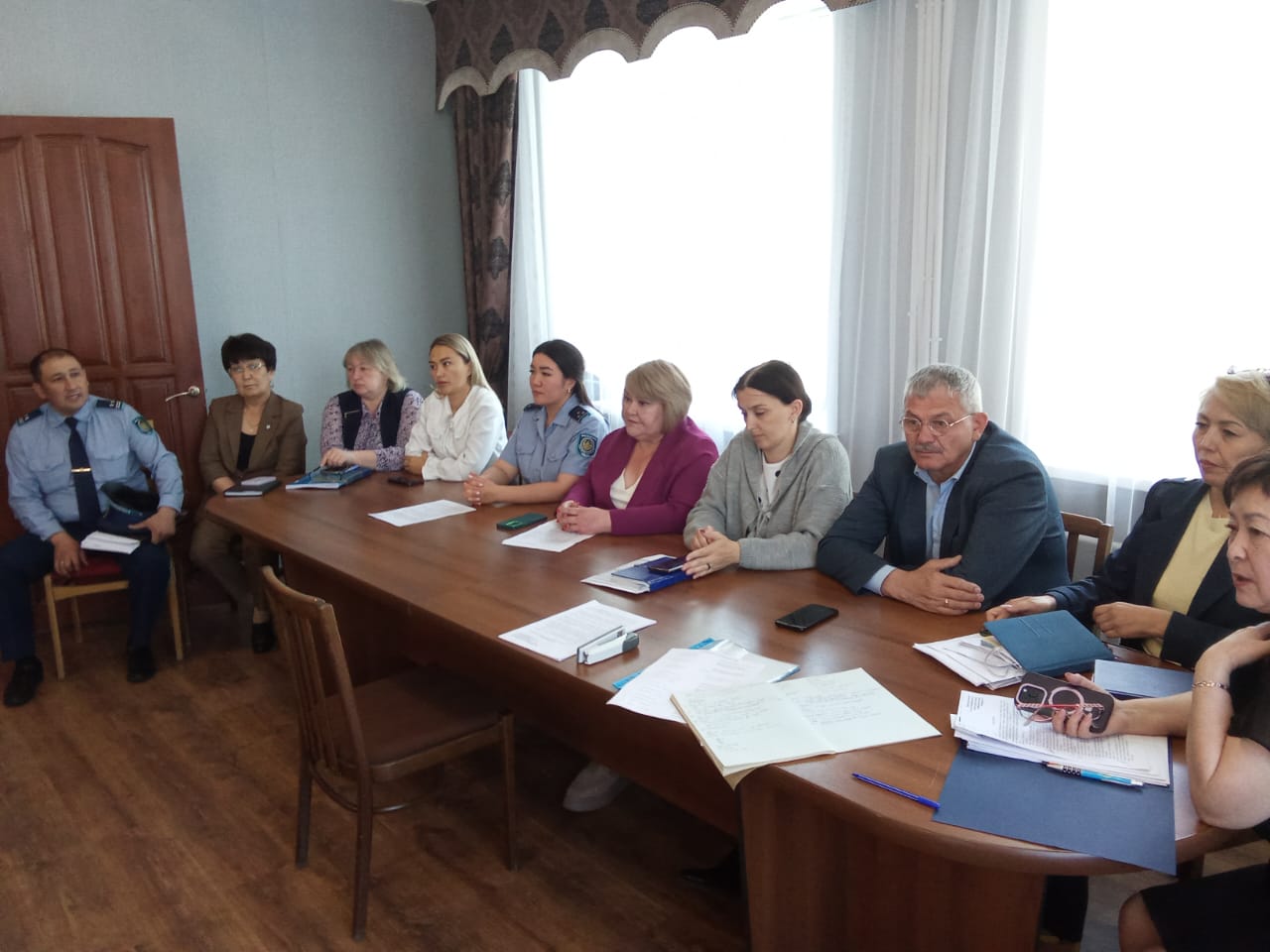 Қарабалық ауданы әкімдігі жанындағы кәмелетке толмағандардың істері және олардың құқықтарын қорғау жөніндегі комиссияның отырысы