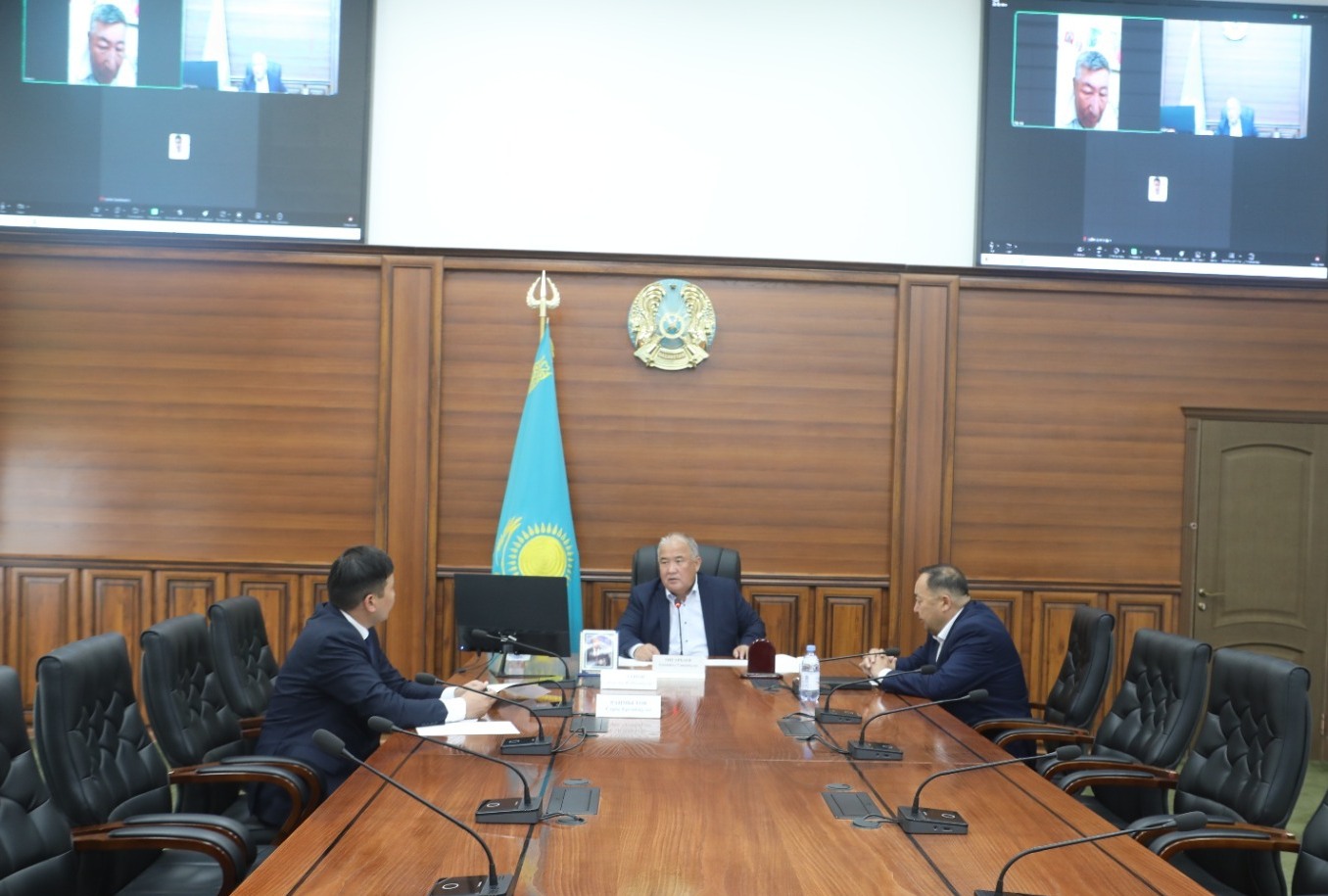 Аудан әкімі азаматтарды жеке қабылдады