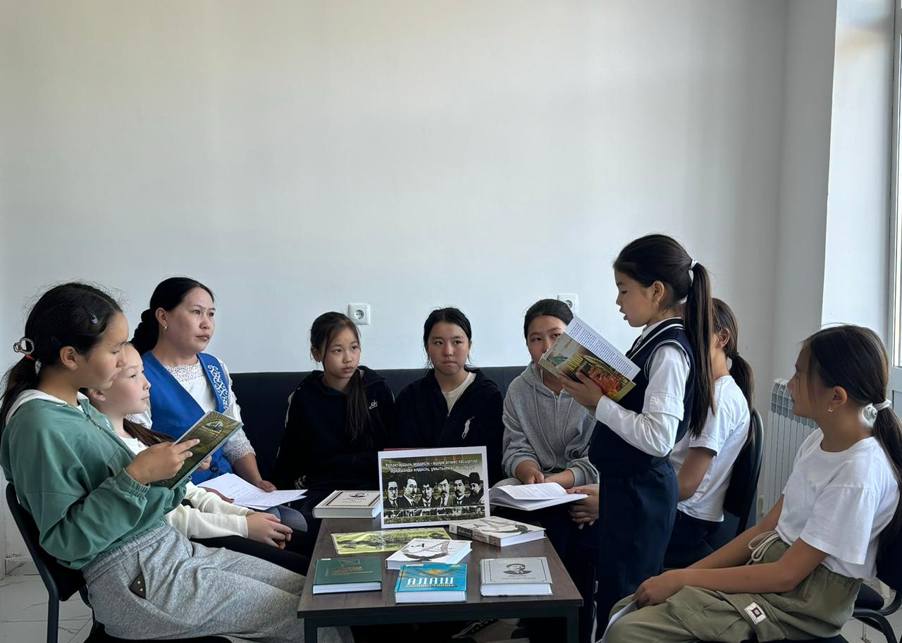 28 мамыр күні тұрақты оқырмандар арасында 31 мамыр Саяси қуғын-сүргін және ашаршылық құрбандарын еске алу күніне орай «Қуғын-сүргін құрбандарына тағзым» атты тейбл ток өтті.