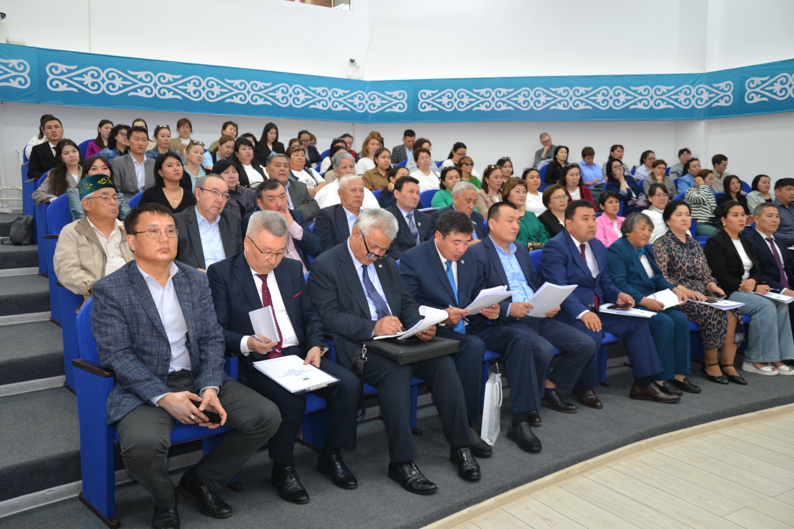 «ТҰРАН ӨРКЕНИЕТІНІҢ АСЫЛ МҰРАСЫ» атты  түркі жазуы күніне арналған конференция