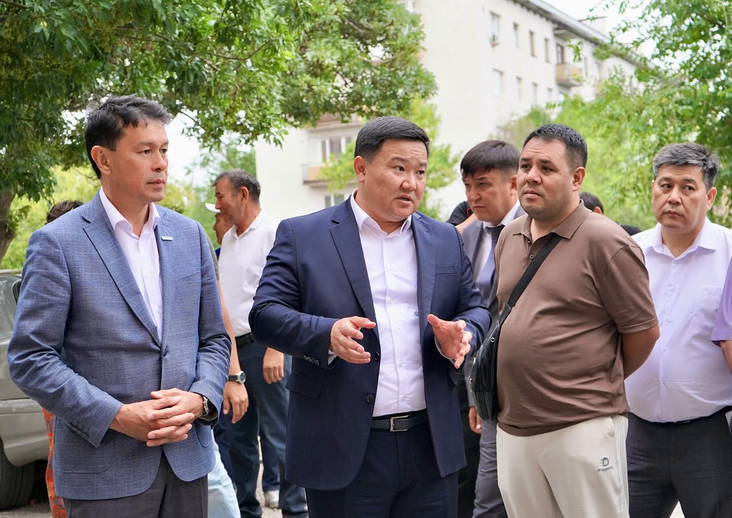 ҚАЛА ӘКІМІНІҢ ТҰРҒЫНДАРМЕН АШЫҚ КЕЗДЕСУІ ЖАЛҒАСУДА