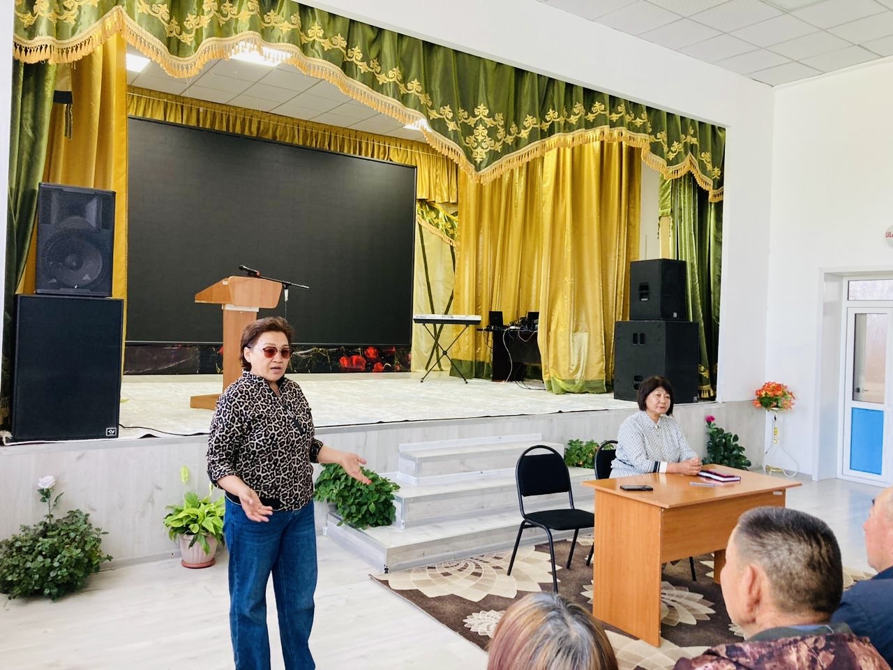 Бүгін аудандық мәслихат депутаты Индира Айтмуханбетқызы Қалитова Жаңаауыл ауылының тұрғындарымен кездесіп, өз сайлаушылары алдында 2024 жылғы атқарған жұмыстары туралы есебін берді.