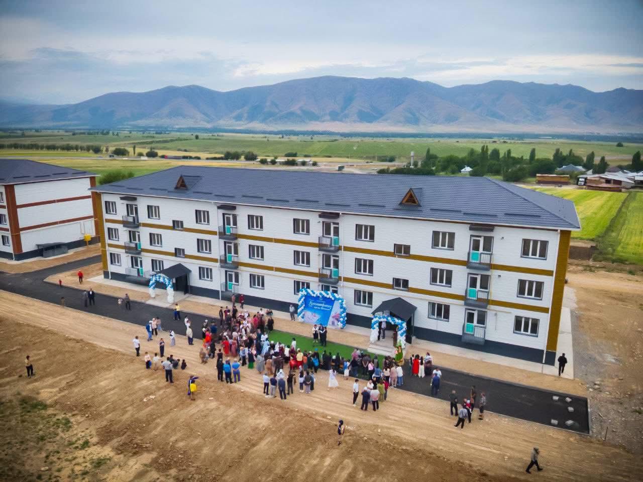 ТҮРКІСТАН: ТҮЛКІБАСТА 48 ОТБАСЫҒА ЖАҢА ПӘТЕР КІЛТТЕРІ ТАБЫСТАЛДЫ