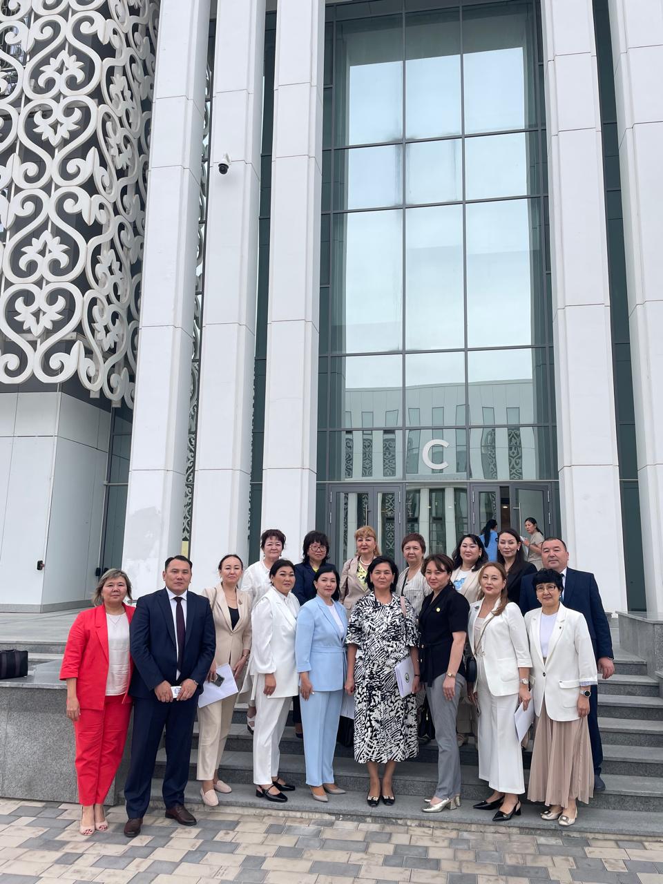 2025 ЖЫЛҒЫ 29-30 МАМЫР КҮНДЕРІ ТҮРКІСТАН ҚАЛАСЫНДА АНА ӨЛІМІН ТӨМЕНДЕТУ МӘСЕЛЕЛЕРІ БОЙЫНША ДӨҢГЕЛЕК ҮСТЕЛ ӨТТІ