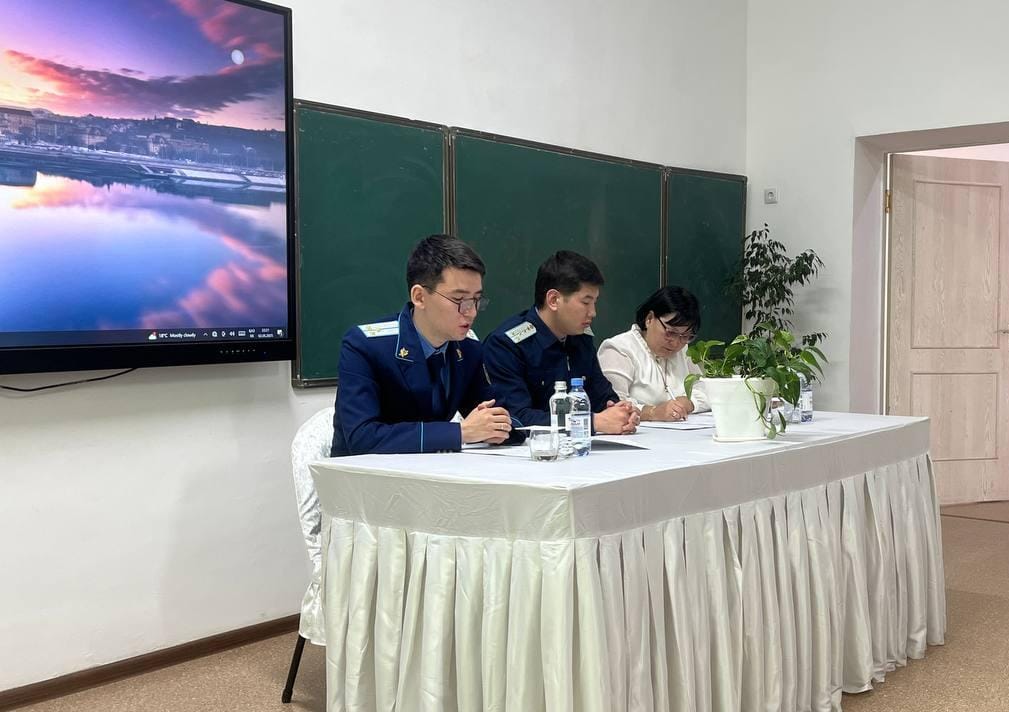 «Заң керуені» акциясы аясында халықпен ашық кездесу