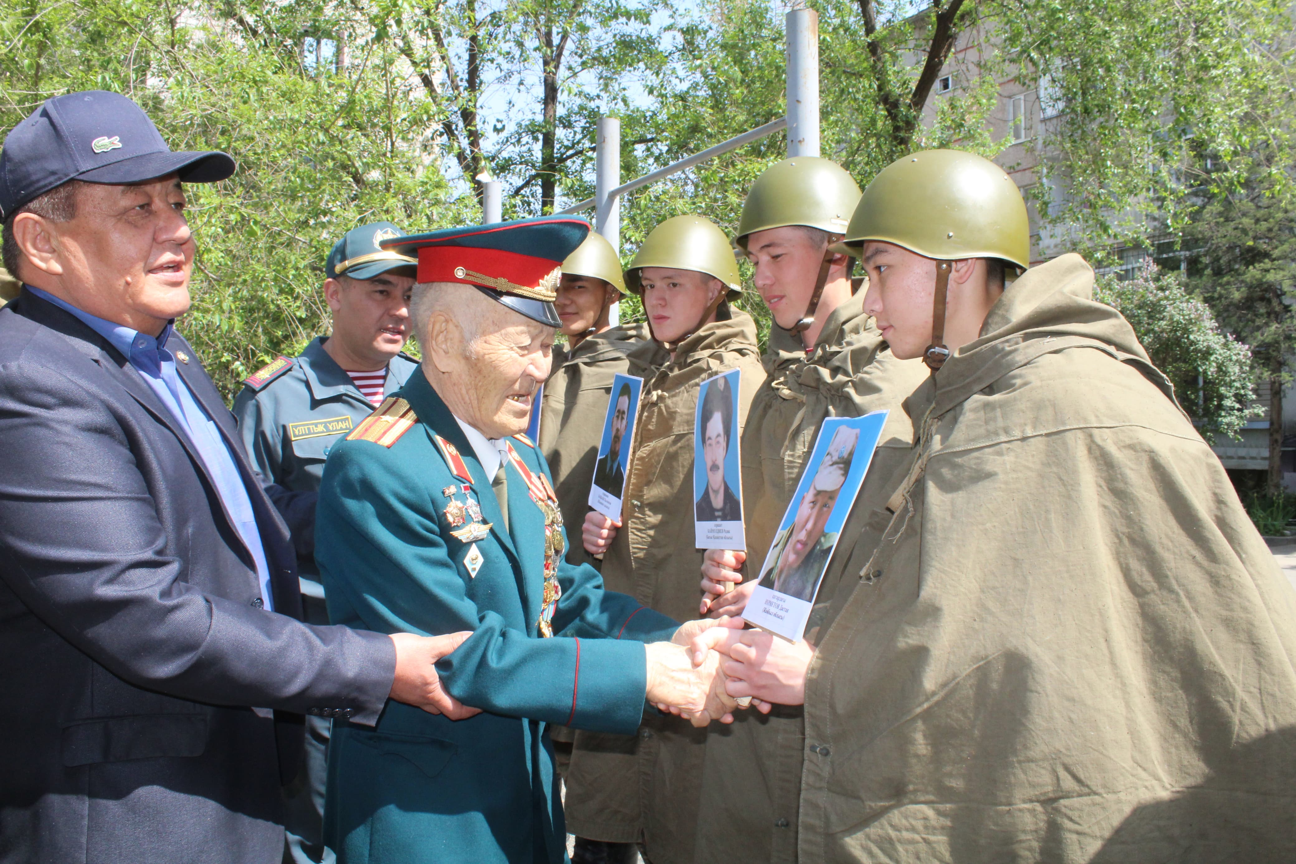 90 ЖАСТАҒЫ ТЫЛ АРДАГЕРІНЕ ҚҰРМЕТ КӨРСЕТІЛДІ