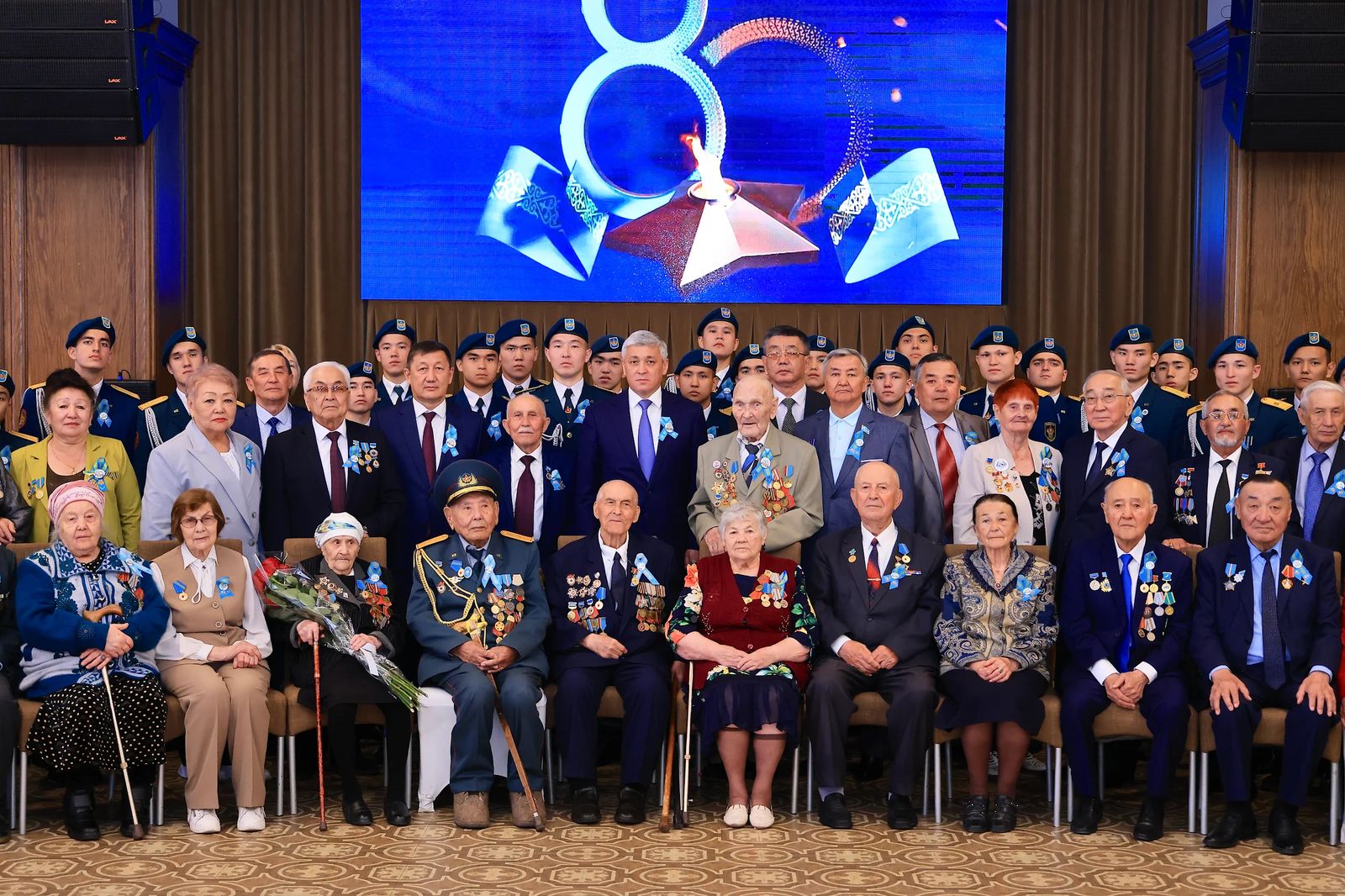 Ермағанбет Бөлекпаев соғыс ардагерлерін келе жатқан Жеңістің мерейтойымен құттықтады