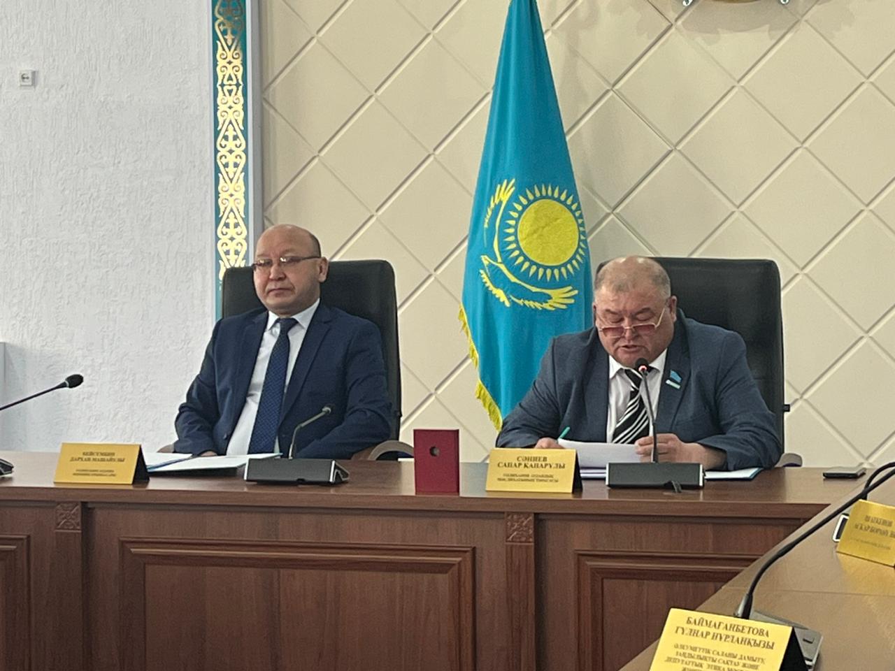 Мәслихаттың кезектен тыс сессиясы өтті
