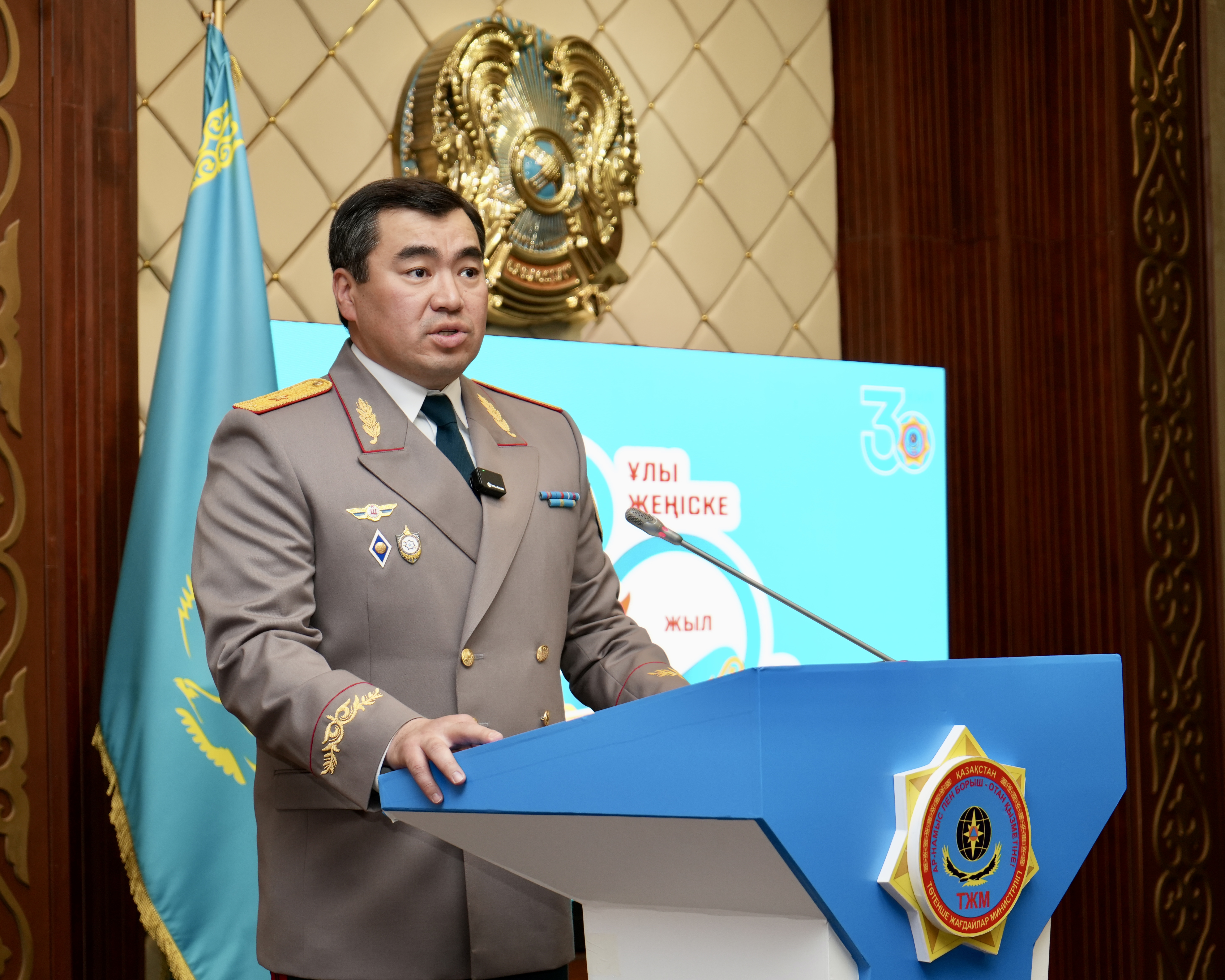 Отан қорғаушылар күні мен Жеңістің 80 жылдығына орай ҚР ТЖМ құтқарушыларына мемлекеттік наградалар табысталды