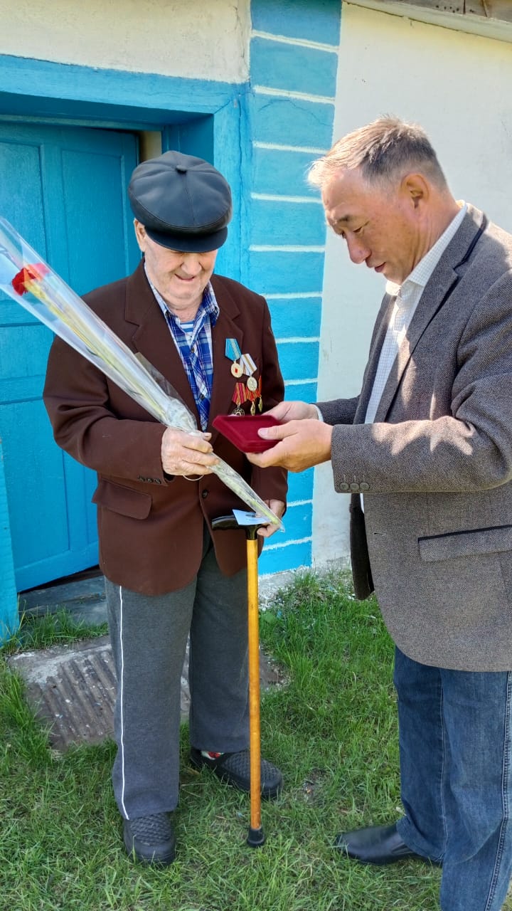Новокиенка ауылының тыл еңбеккерлеріне Ұлы Отан соғысындағы Жеңістің 80 жылдығына арналған мерейтойлық медальдарды тапсыру