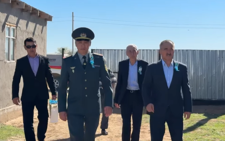 АКИМ РАЙОНА ПОЧТИЛ ВЕТЕРАНОВ ТЫЛА.